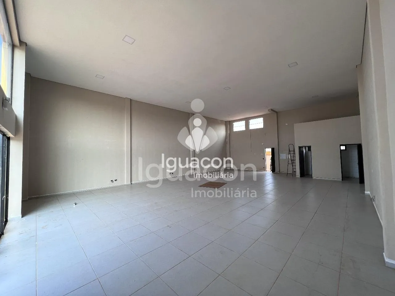 Salas Comerciais na BR 277