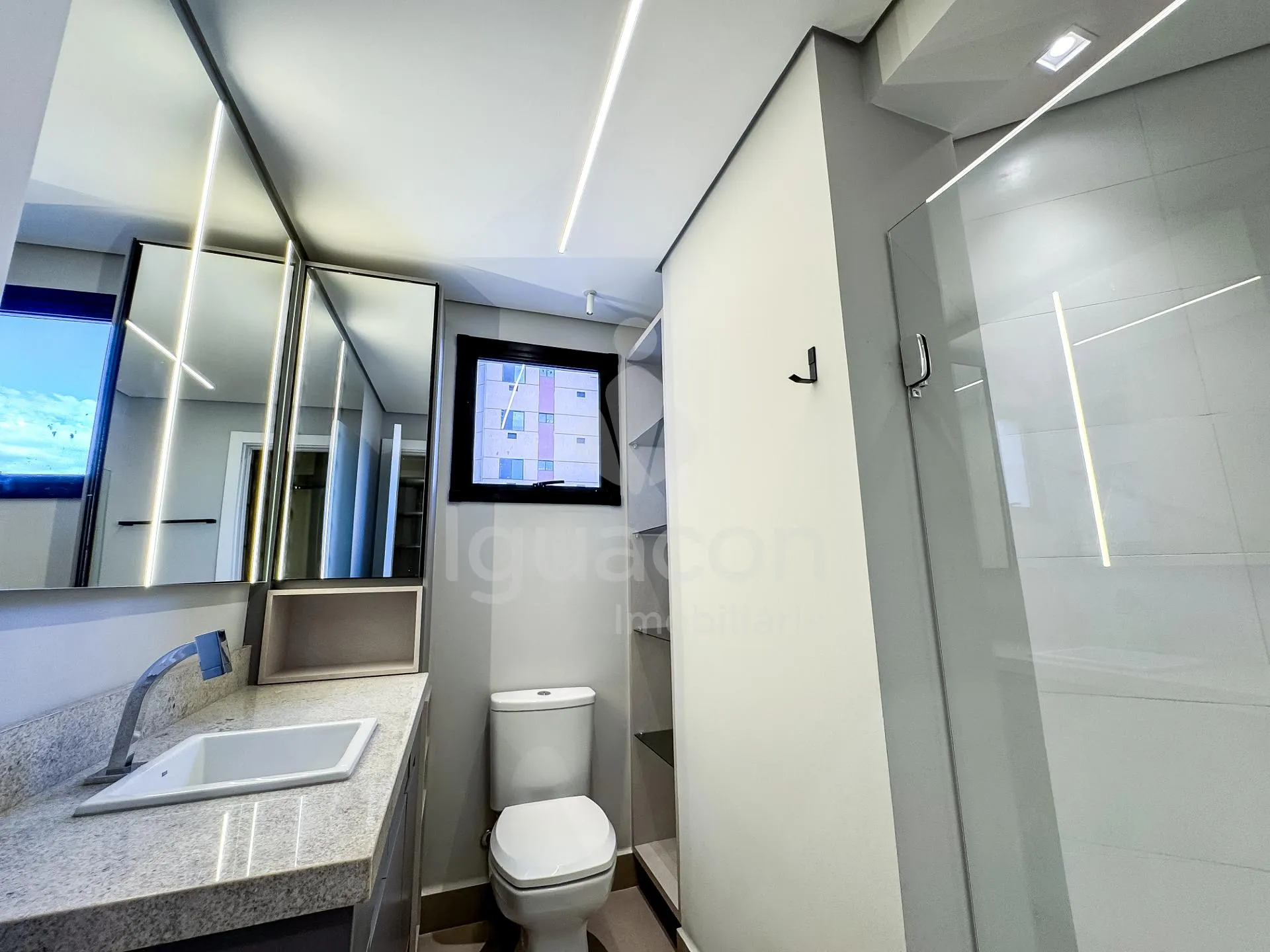 Apartamento Alto Padrão com 02 Dormitórios sendo 01 Suíte e Sacada Gourmet no Edifício Sunset 3635