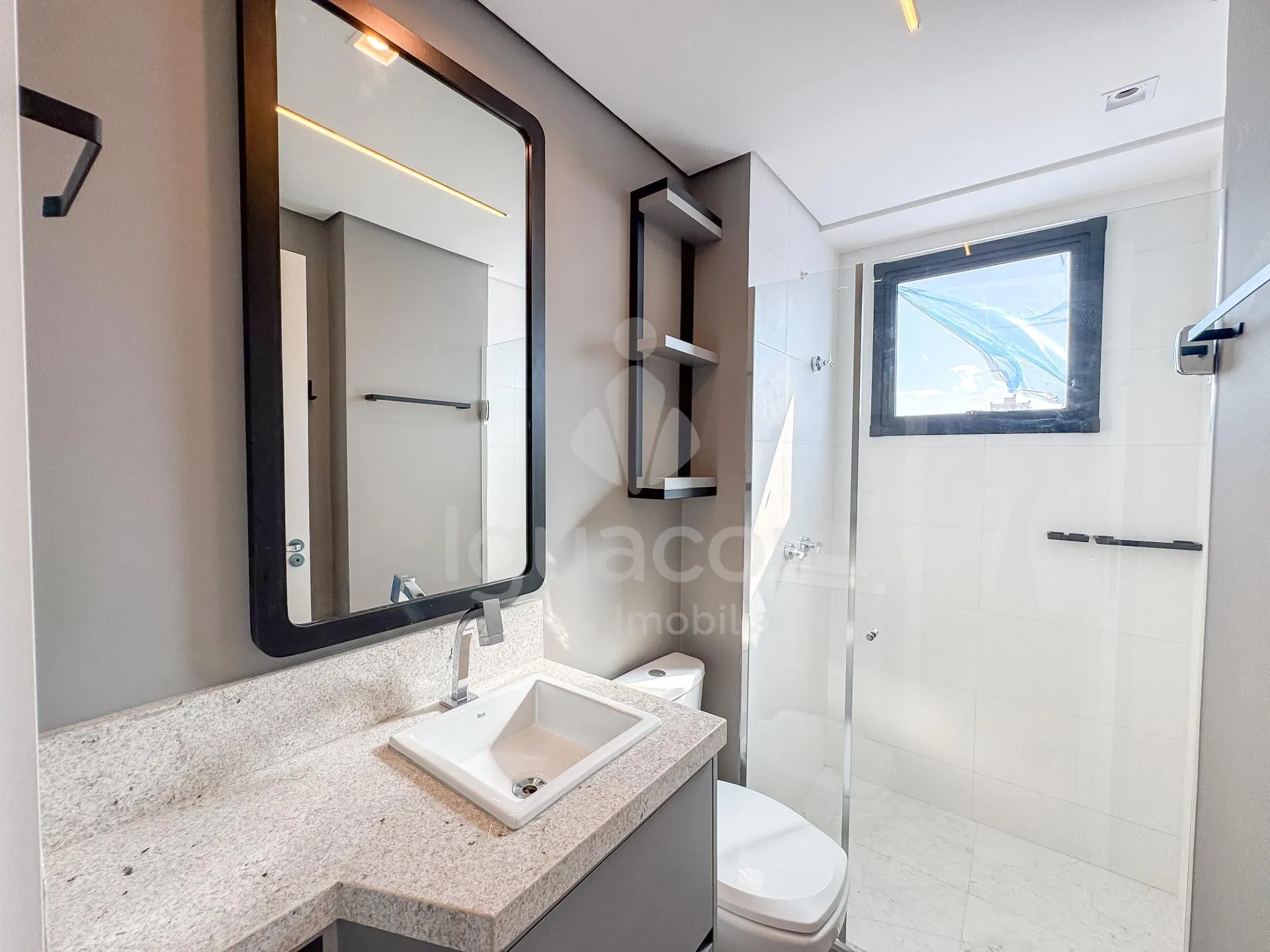 Apartamento Alto Padrão com 02 Dormitórios sendo 01 Suíte e Sacada Gourmet no Edifício Sunset 3635
