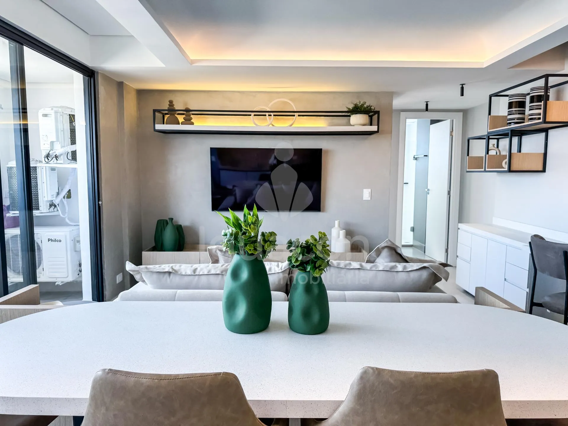 Apartamento Alto Padrão com 02 Dormitórios sendo 01 Suíte e Sacada Gourmet no Edifício Sunset 3635