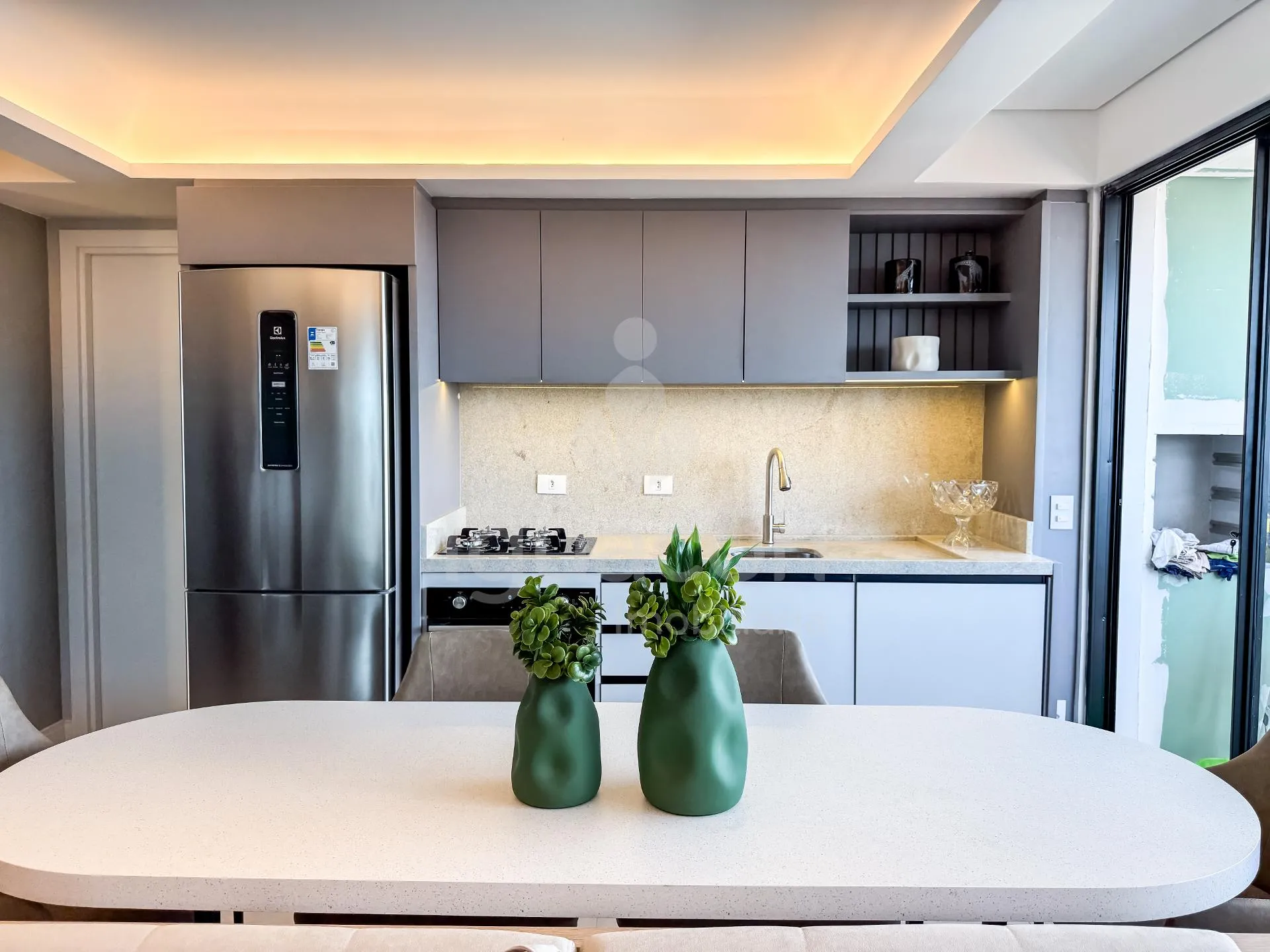 Apartamento Alto Padrão com 02 Dormitórios sendo 01 Suíte e Sacada Gourmet no Edifício Sunset 3635