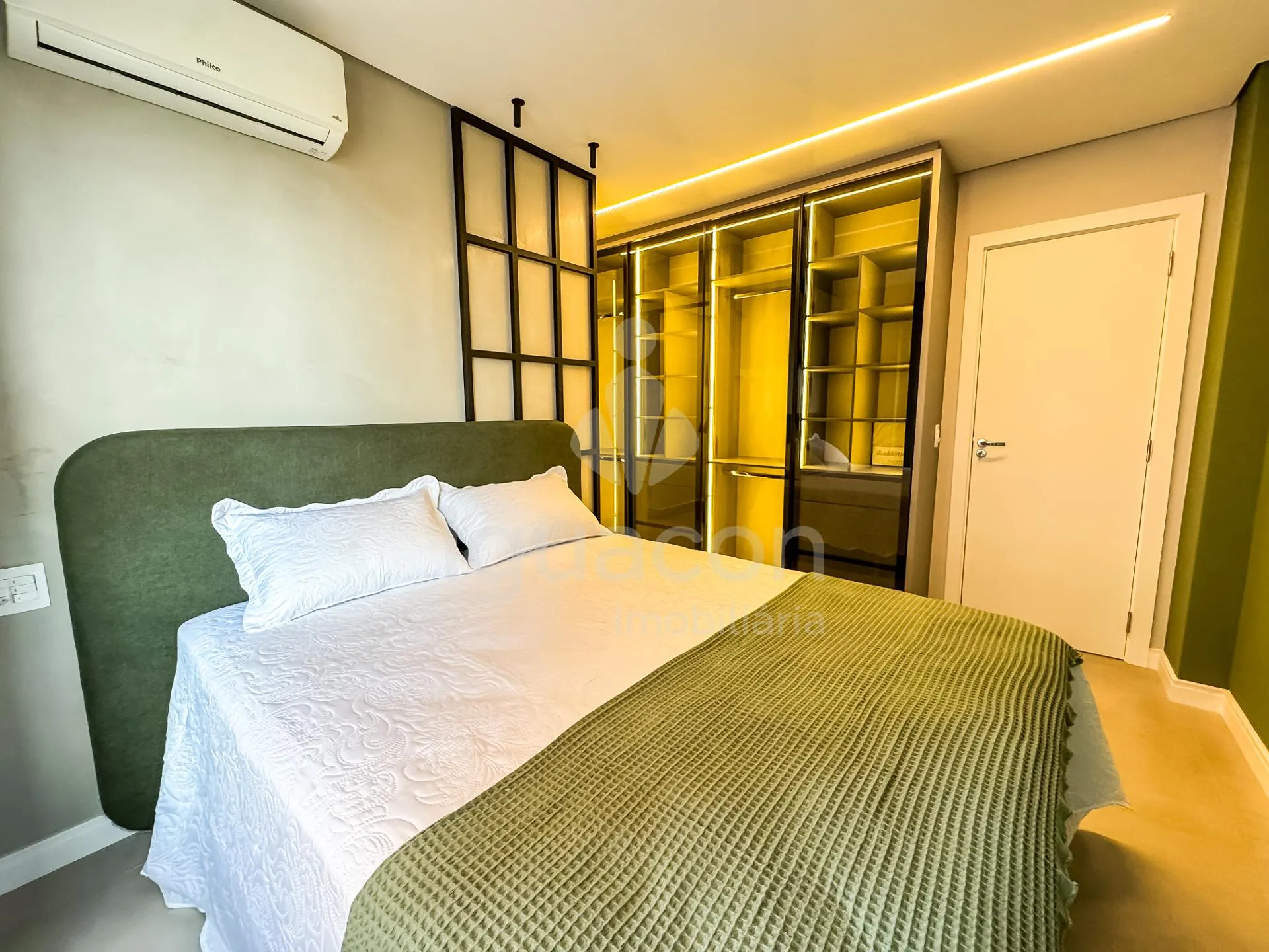 Apartamento Alto Padrão com 02 Dormitórios sendo 01 Suíte e Sacada Gourmet no Edifício Sunset 3635