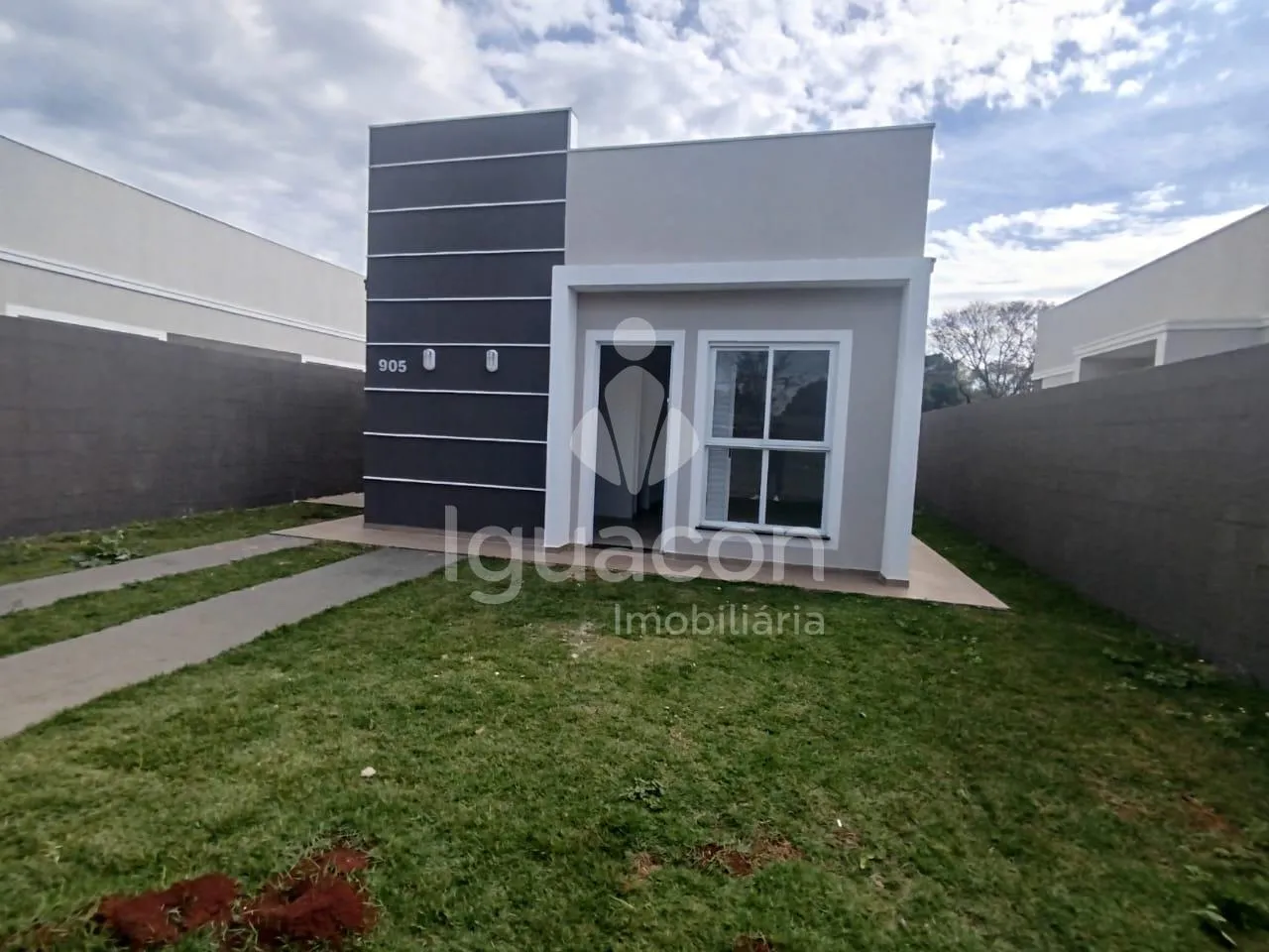 Casas com 02 Dormitórios e Quintal Privativo no Residencial Recanto do Iguaçu I