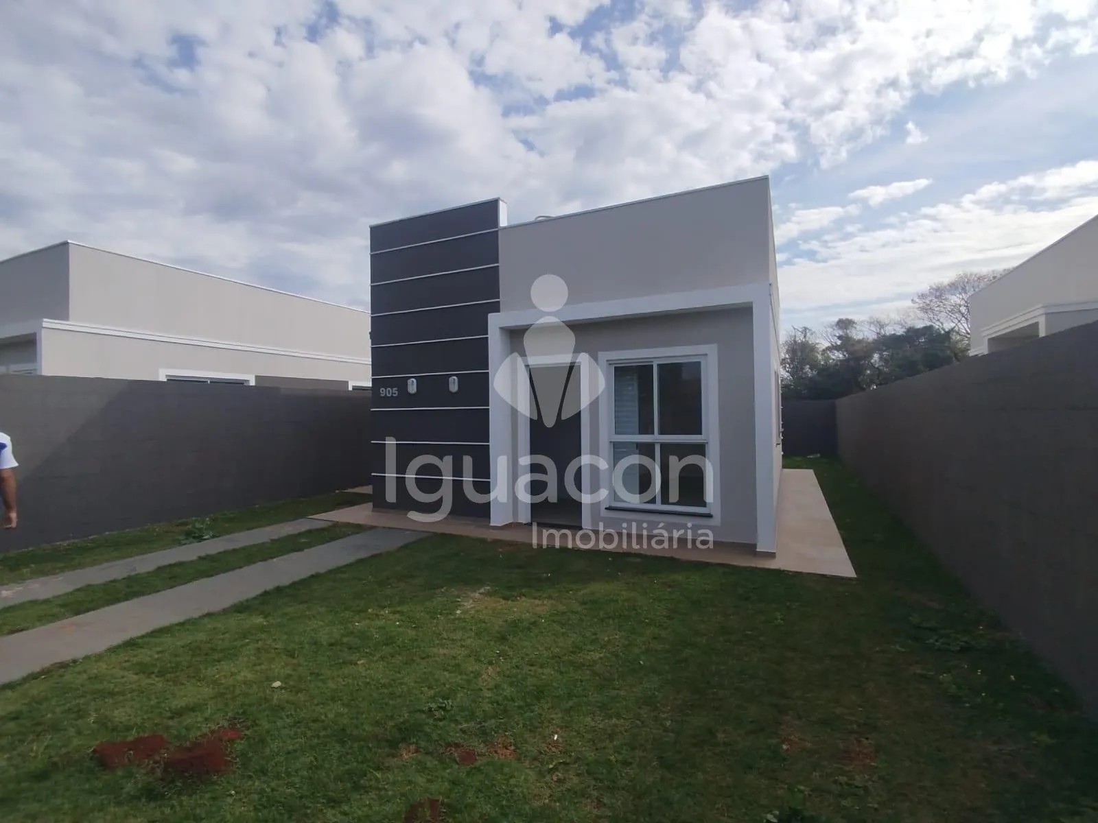 Casas com 02 Dormitórios e Quintal Privativo no Residencial Recanto do Iguaçu I