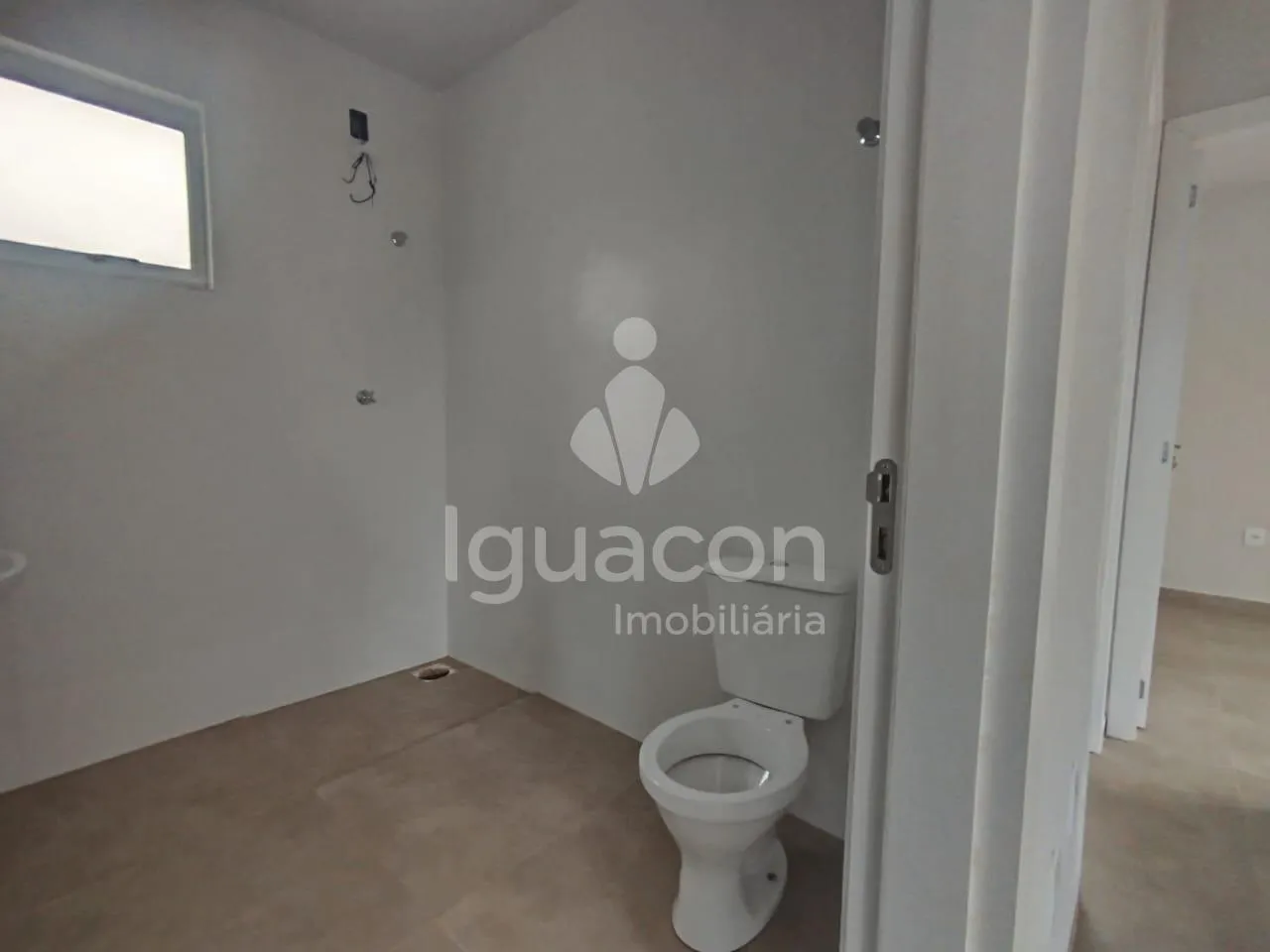 Casas com 02 Dormitórios e Quintal Privativo no Residencial Recanto do Iguaçu I