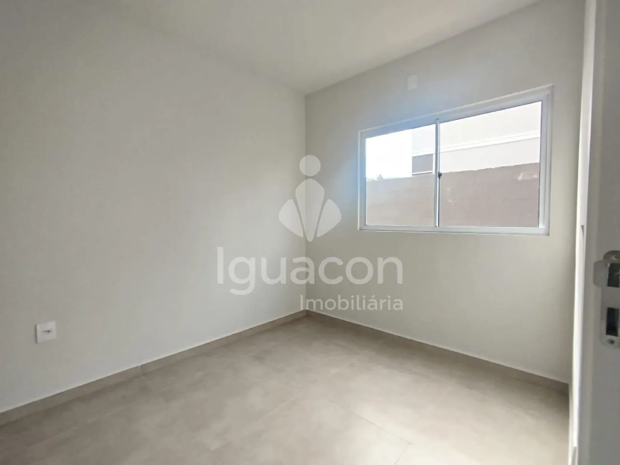 Casas com 02 Dormitórios e Quintal Privativo no Residencial Recanto do Iguaçu I