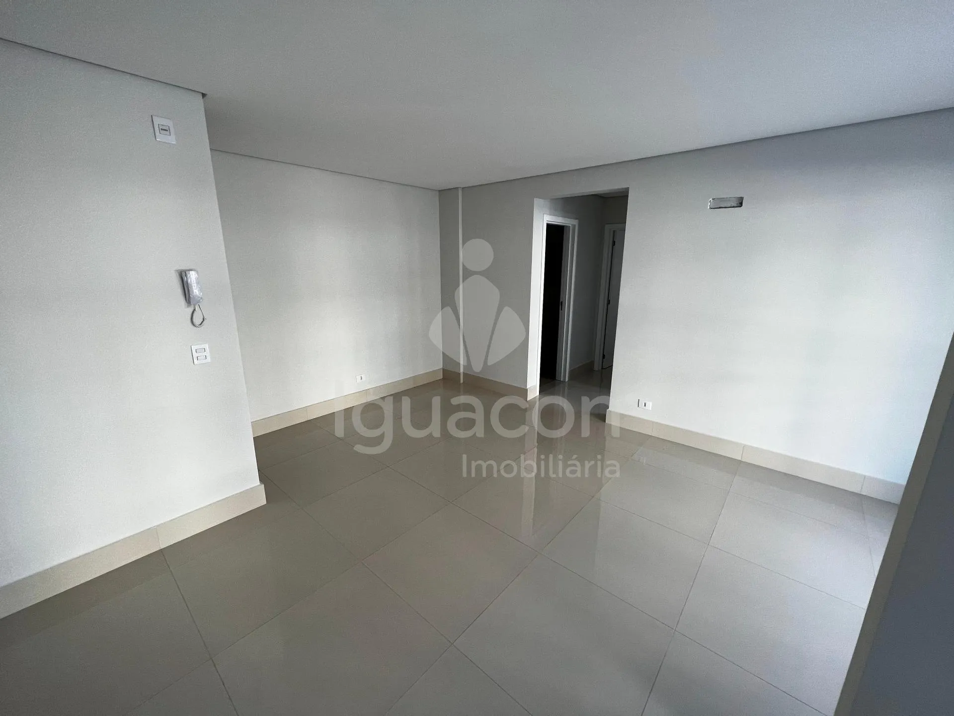 Apartamento com 02 Dormitórios sendo 01 Suíte no Residencial Tarumã