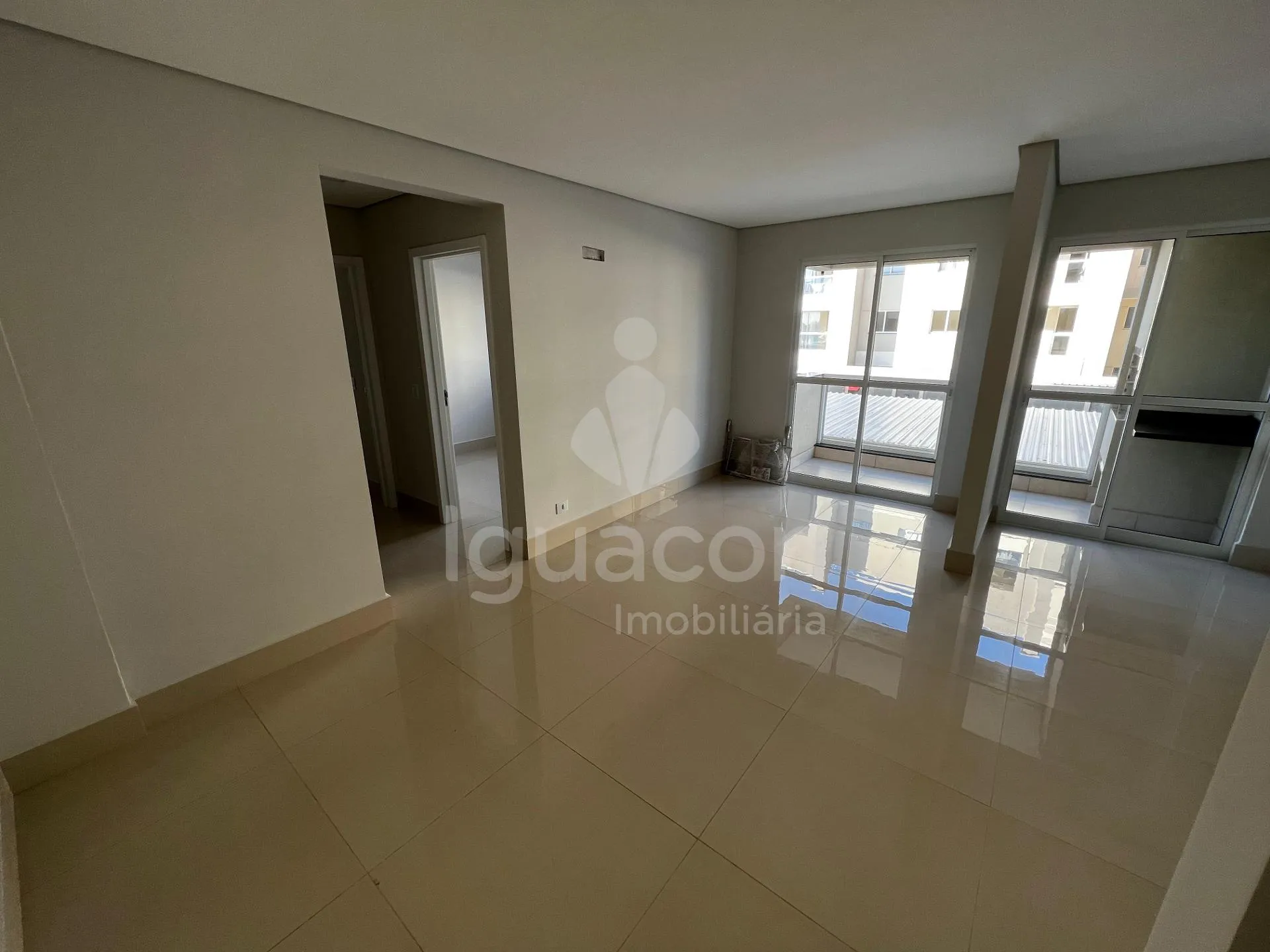 Apartamento com 02 Dormitórios sendo 01 Suíte no Residencial Tarumã