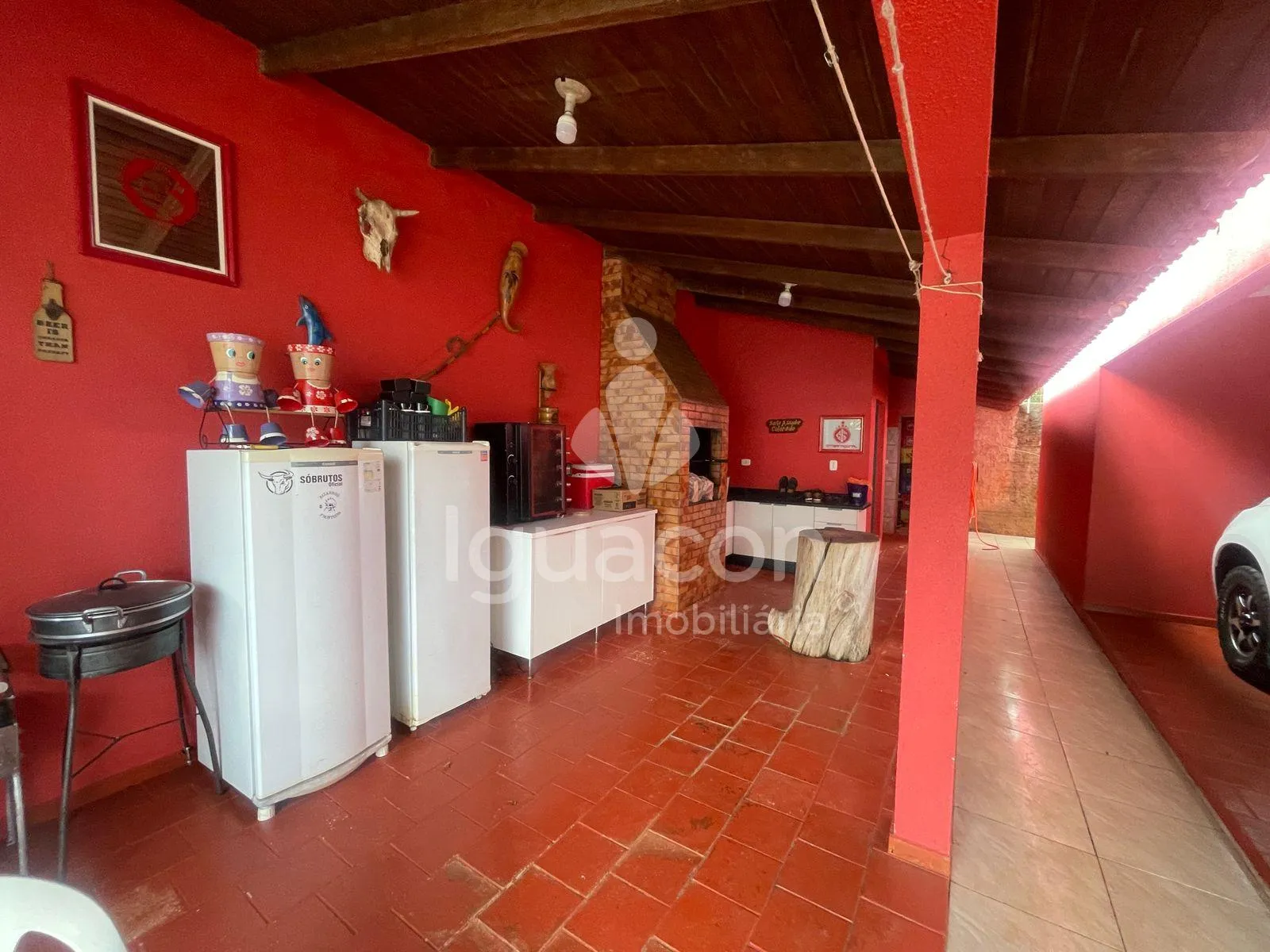 Casa com 03 Dormitórios sendo 01 Suíte e Piscina no Jardim Niterói