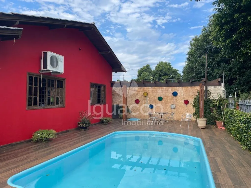 Casa com 03 Dormitórios sendo 01 Suíte e Piscina no Jardim Niterói