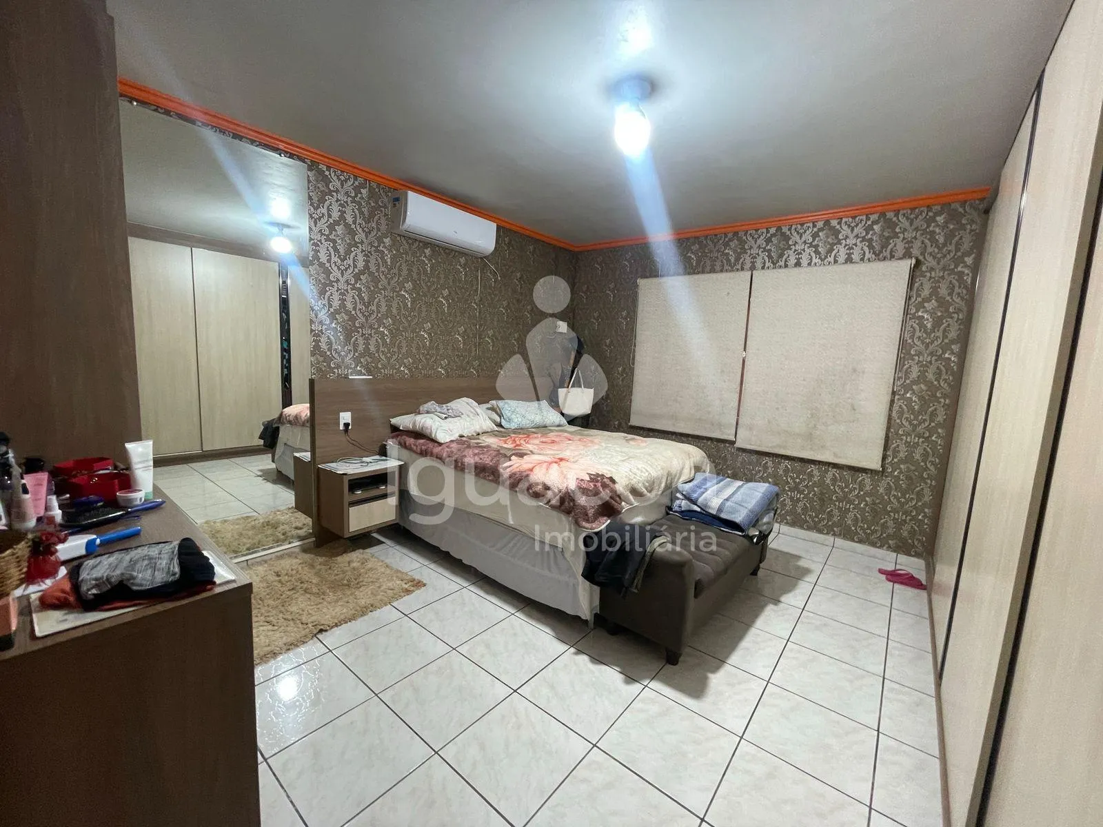 Casa com 03 Dormitórios sendo 01 Suíte e Piscina no Jardim Niterói