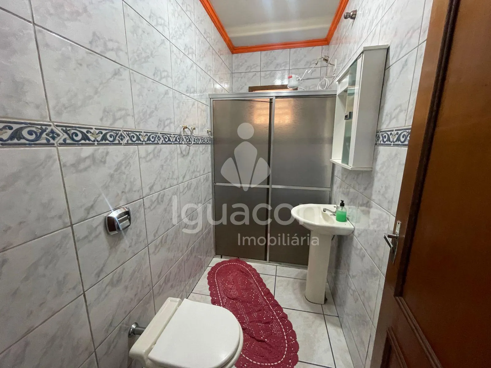 Casa com 03 Dormitórios sendo 01 Suíte e Piscina no Jardim Niterói