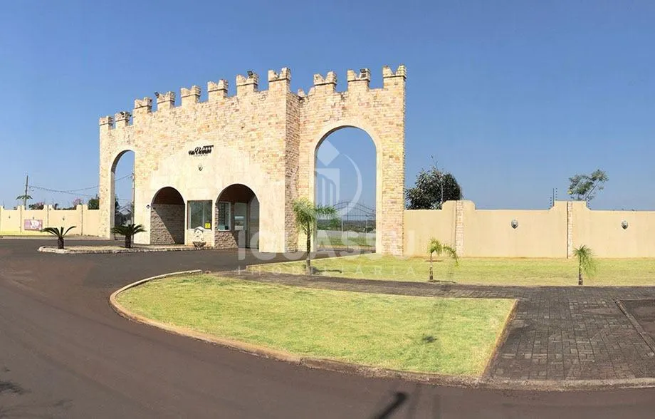 Terreno de 400,78m² no Condomínio Residencial Villa Vicenza próximo a Avenida das Cataratas