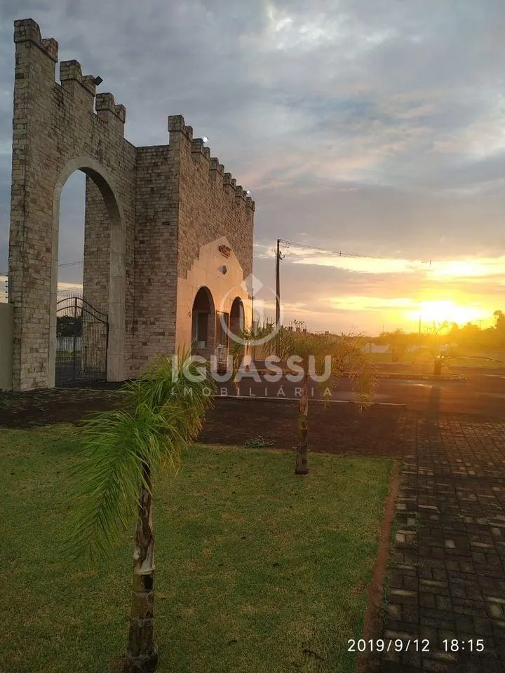 Terreno de 400,78m² no Condomínio Residencial Villa Vicenza próximo a Avenida das Cataratas