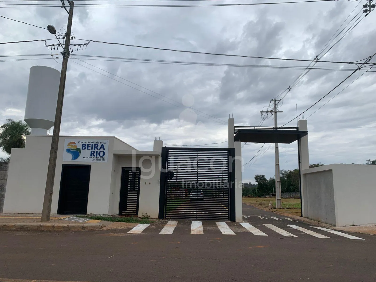 Terreno de 300m² no Condomínio Residencial Beira Rio próximo a Avenida General Meira