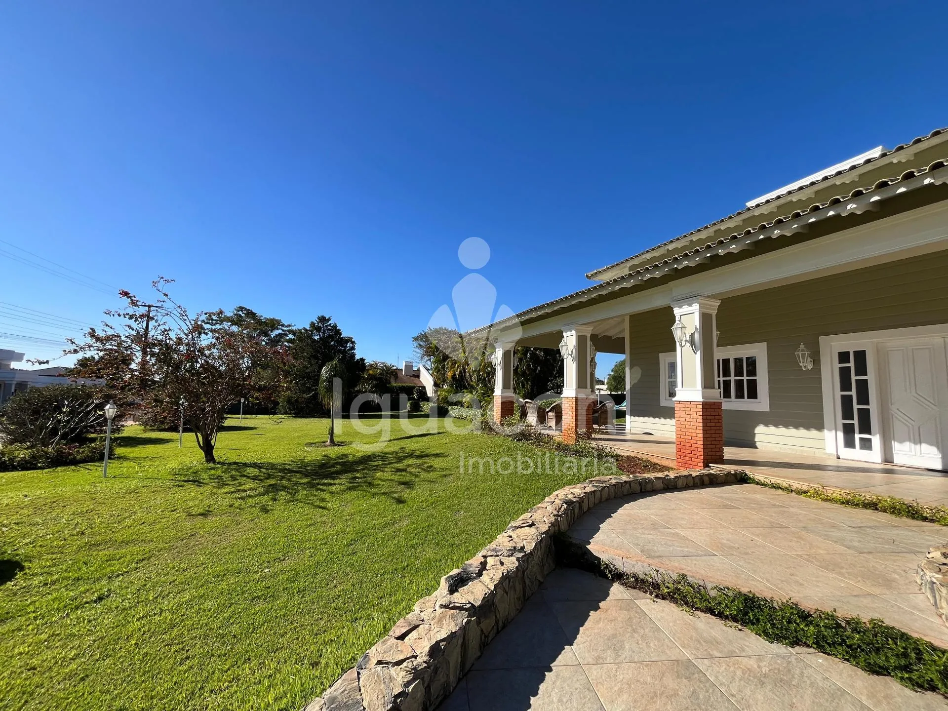 Casa Alto Padrão no Condomínio Chácara Natureza