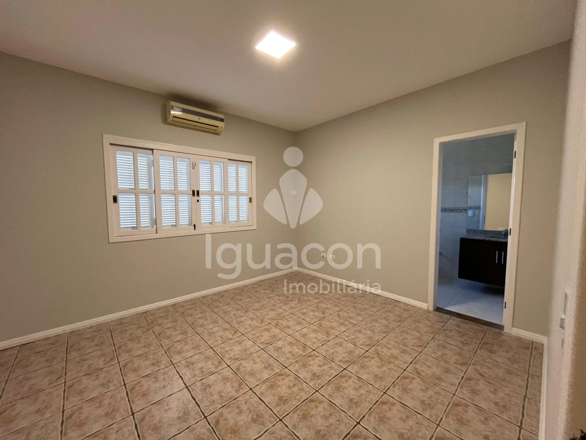 Casa Alto Padrão no Condomínio Chácara Natureza
