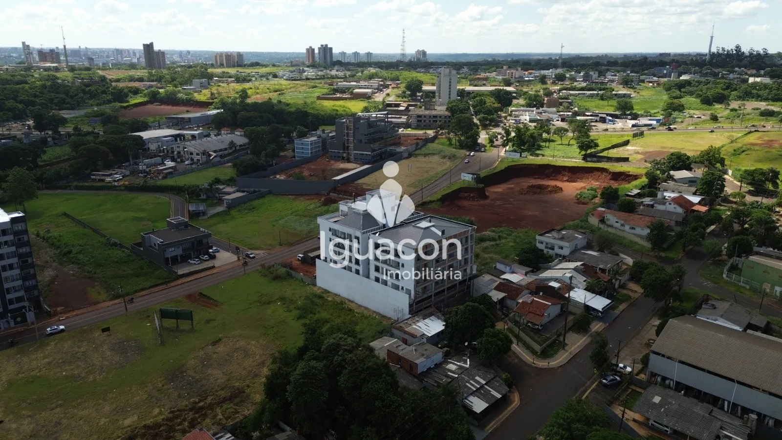 Duas Salas Comerciais de 99,73m² Lê Classic