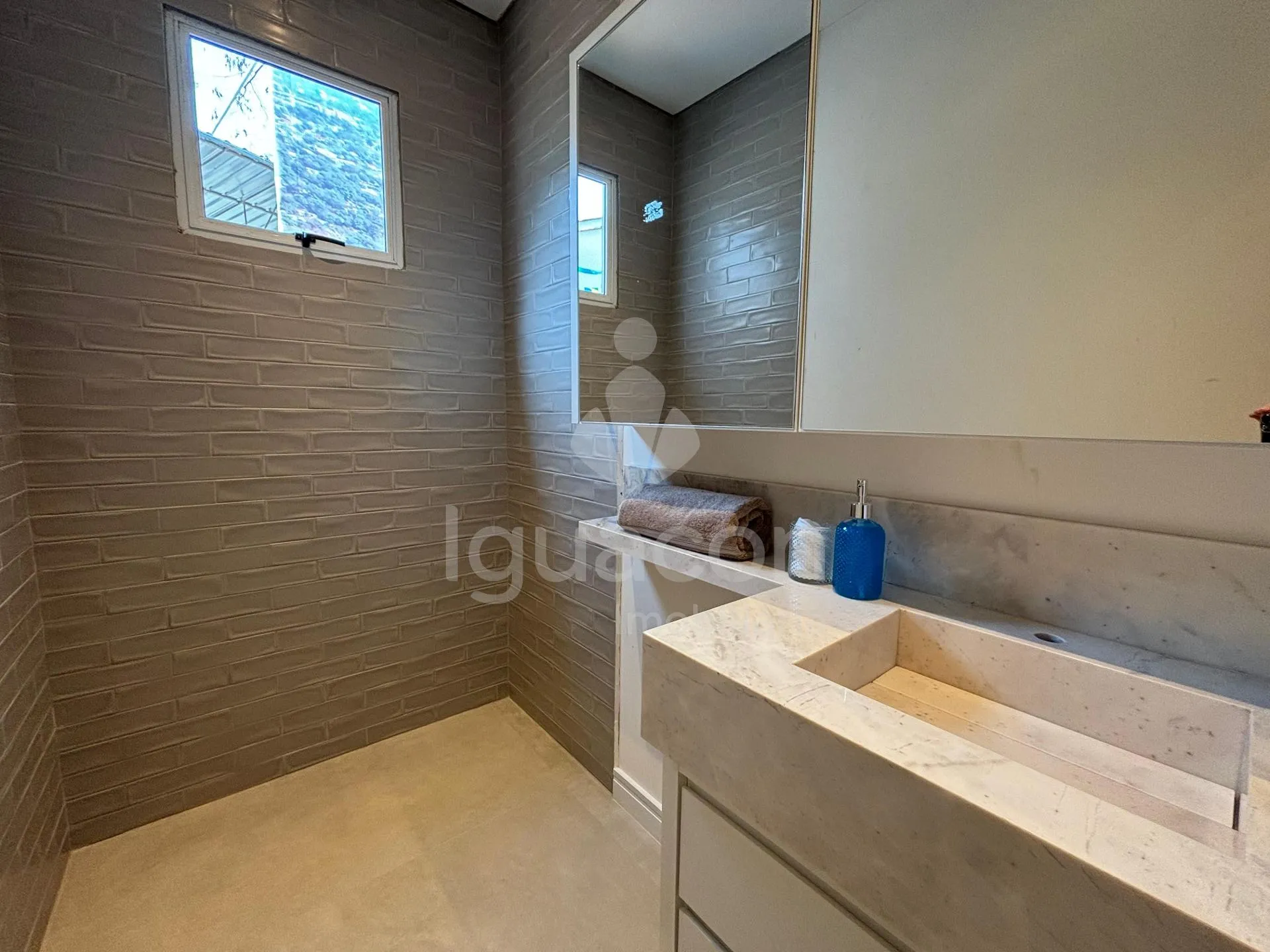 Apartamento com 02 Dormitórios ou 01 Dormitório e Suite no Residencial Sunset Club