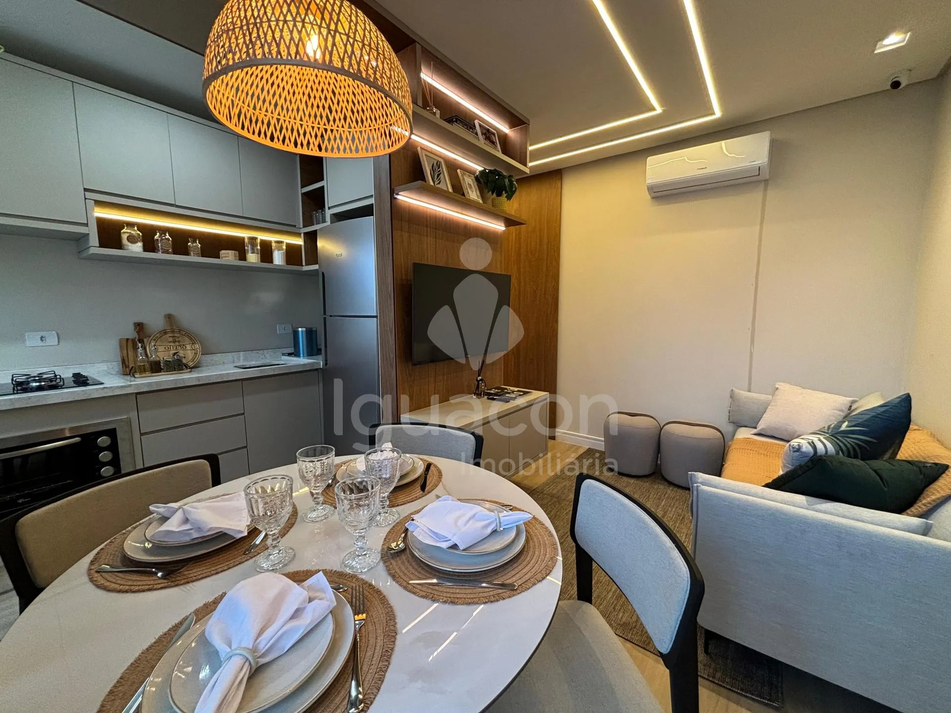 Apartamento com 02 Dormitórios ou 01 Dormitório e Suite no Residencial Sunset Club