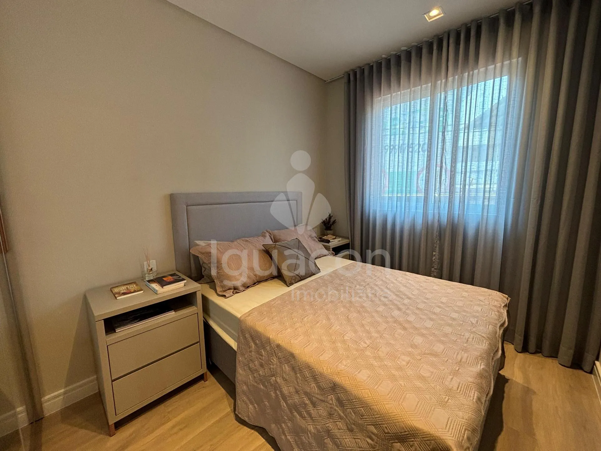 Apartamento com 02 Dormitórios ou 01 Dormitório e Suite no Residencial Sunset Club