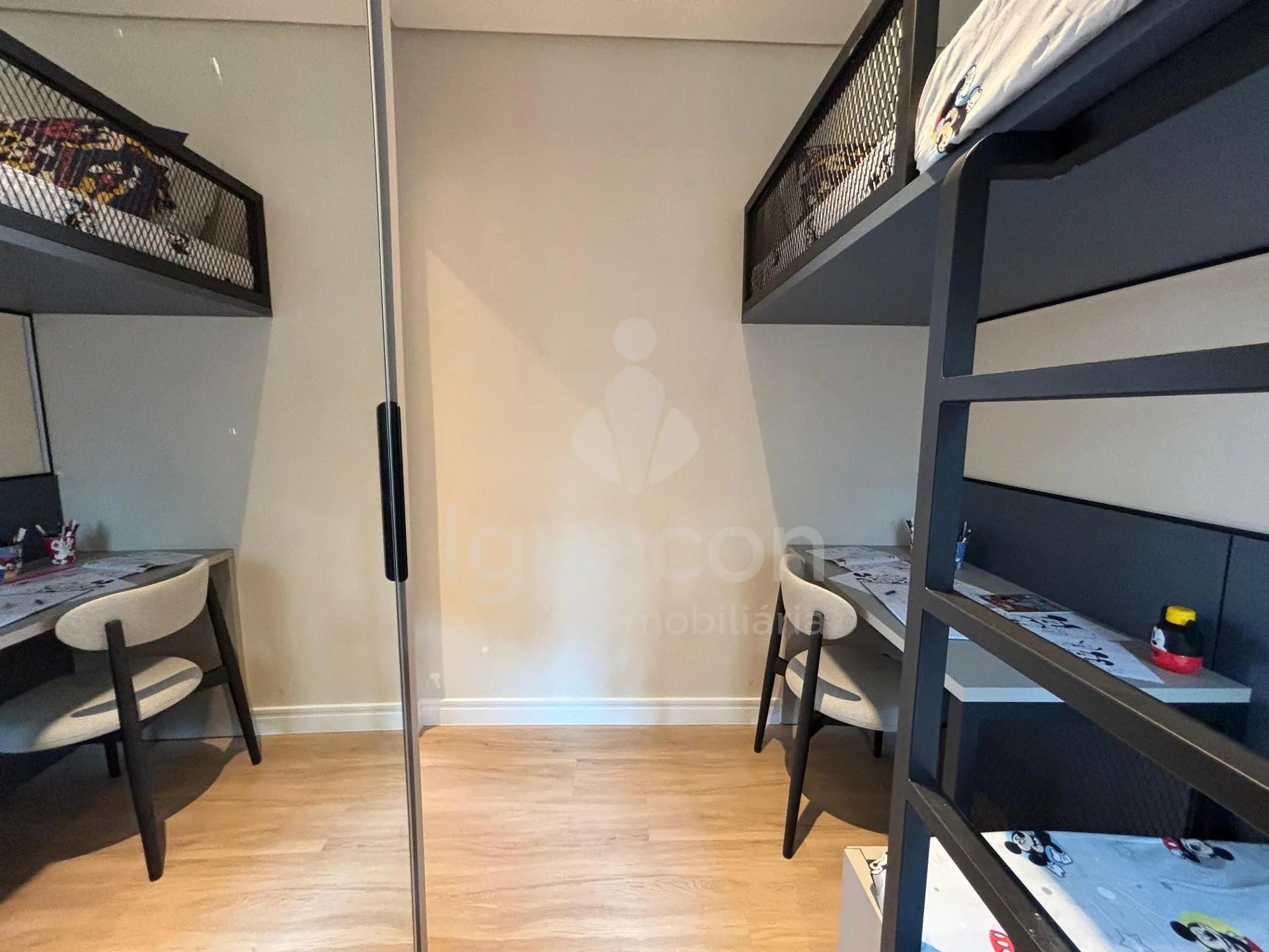 Apartamento com 02 Dormitórios ou 01 Dormitório e Suite no Residencial Sunset Club