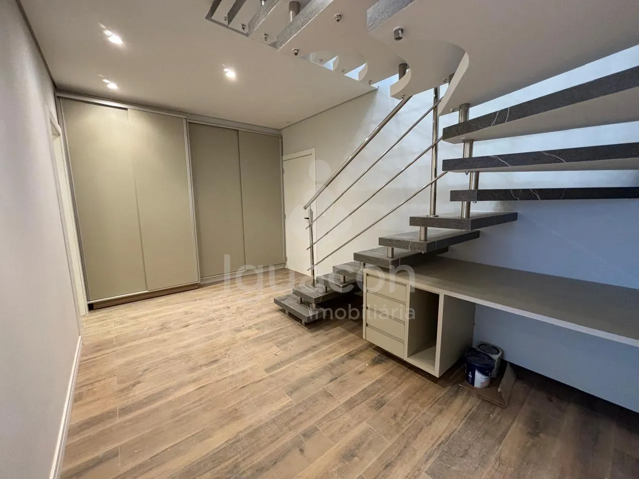 Cobertura Duplex Semi Mobiliada Alto Padrão no Residencial Liberty
