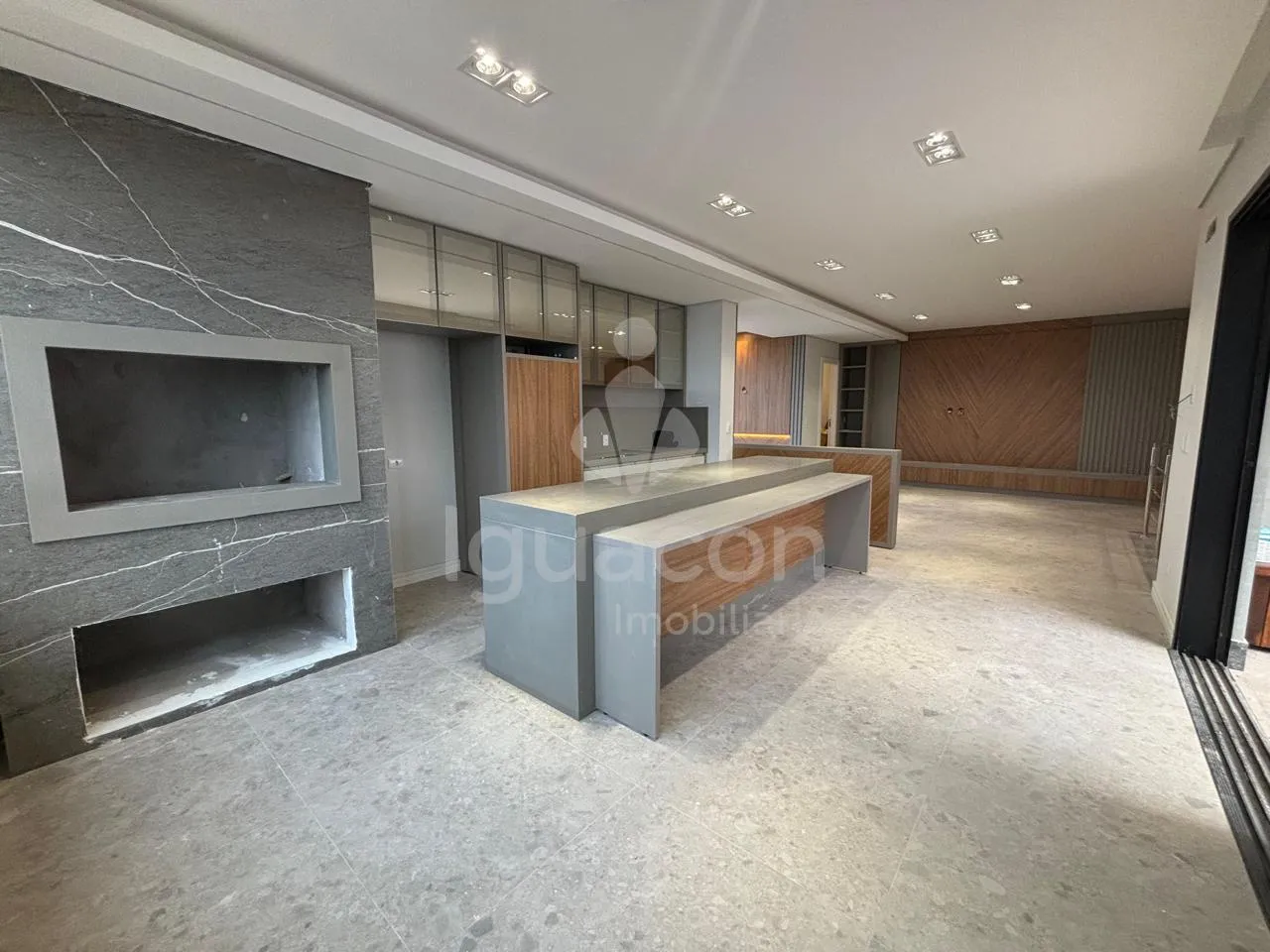 Cobertura Duplex Semi Mobiliada Alto Padrão no Residencial Liberty