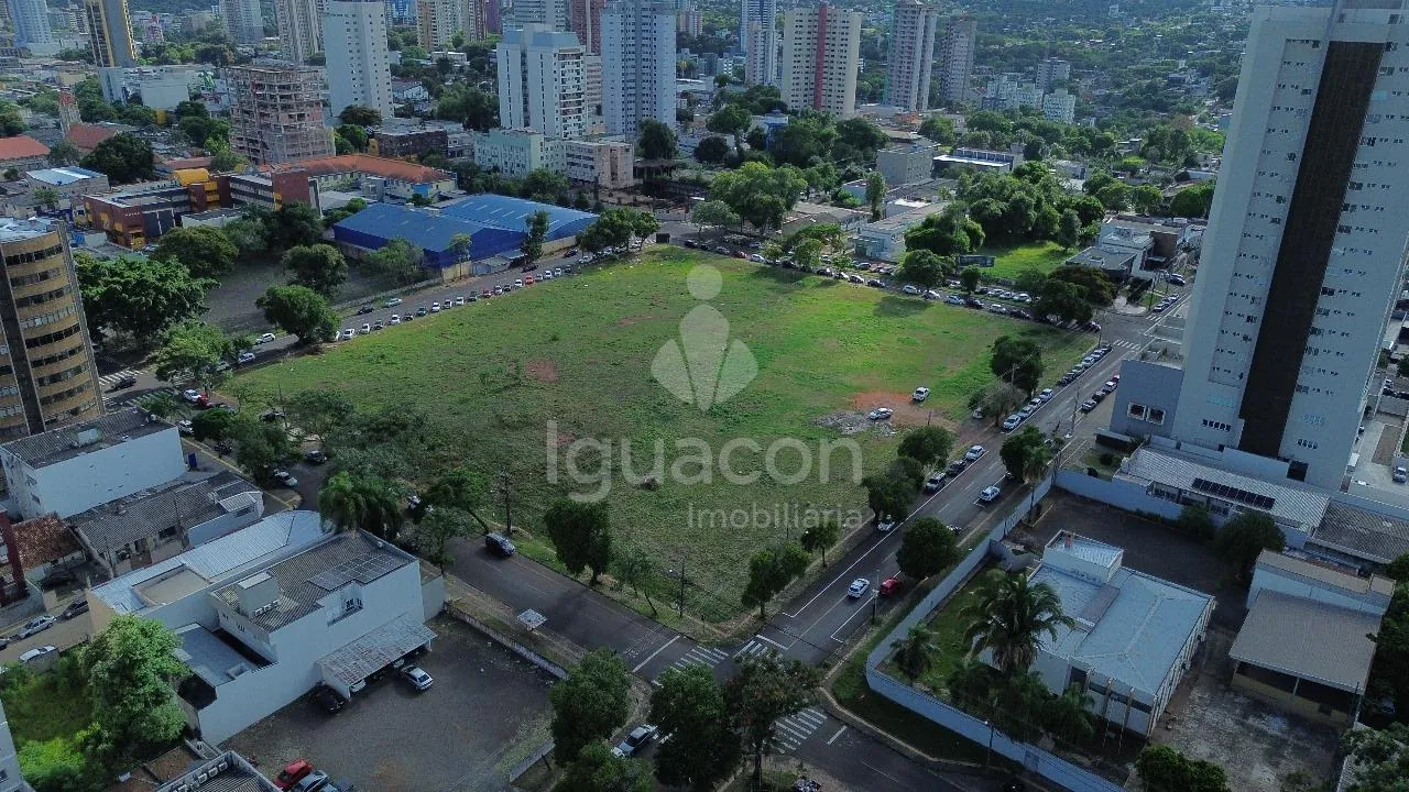 Área de Terra de 16.026m² no Centro em Avenida Brasil de Foz