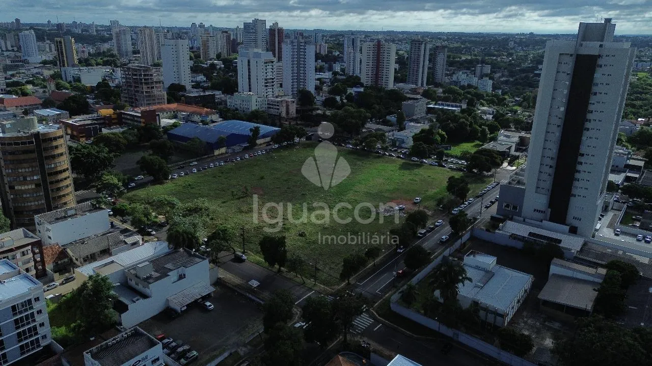 Área de Terra de 16.026m² no Centro em Avenida Brasil de Foz