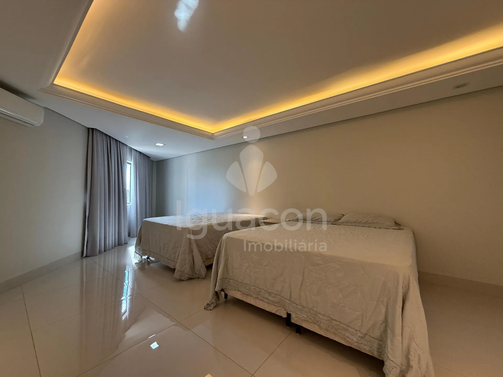 Sobrado Mobiliado com 04 Suites sendo 01 Suite Master e Piscina no Jardim Eliza