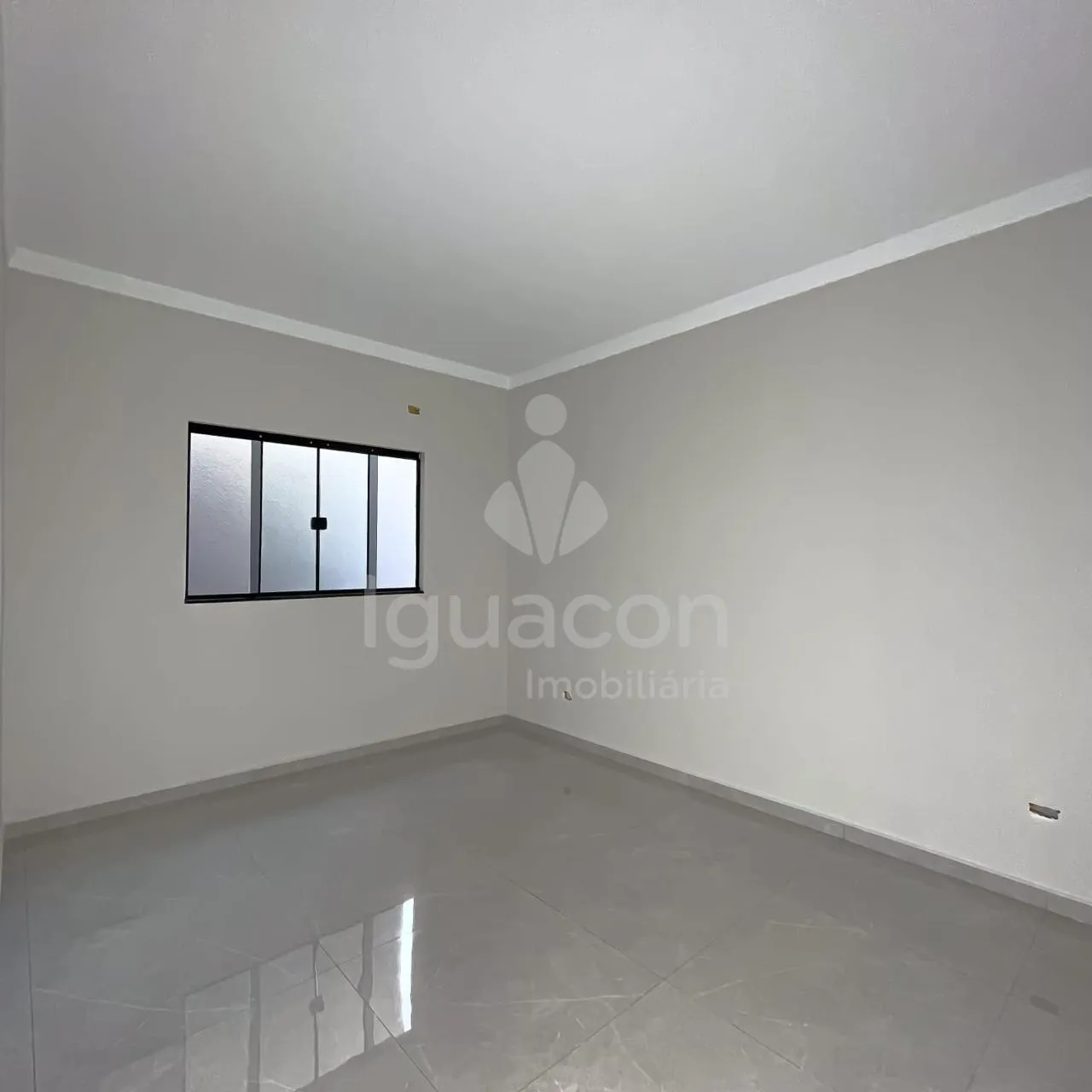 Casa com 02 Dormitórios sendo 01 Suite no Jardim Cataratas