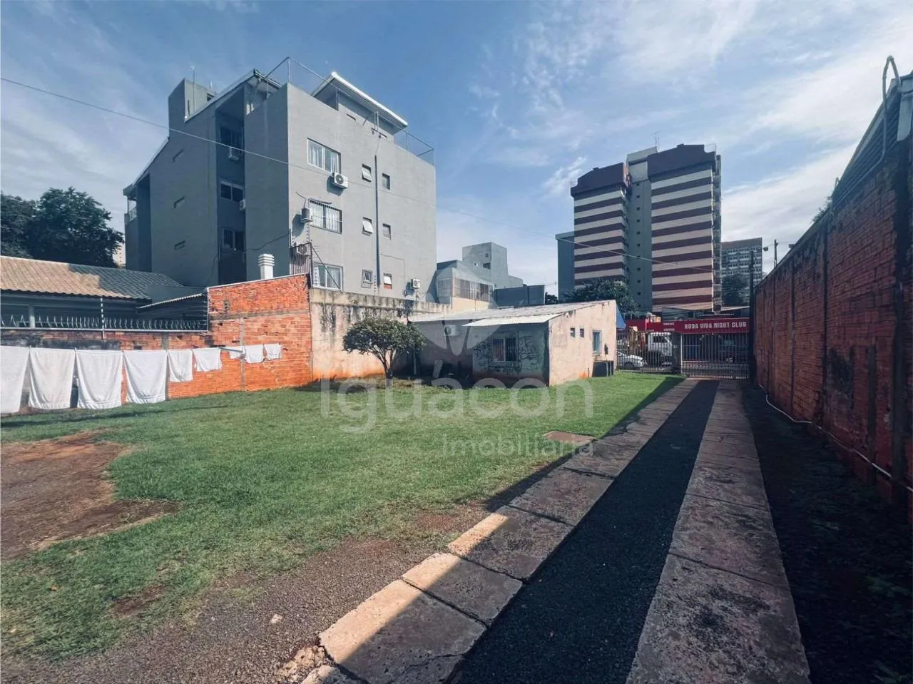 Terreno de 2.100m² no Centro Fácil Acesso a Avenida Brasil e Avenida Paraná