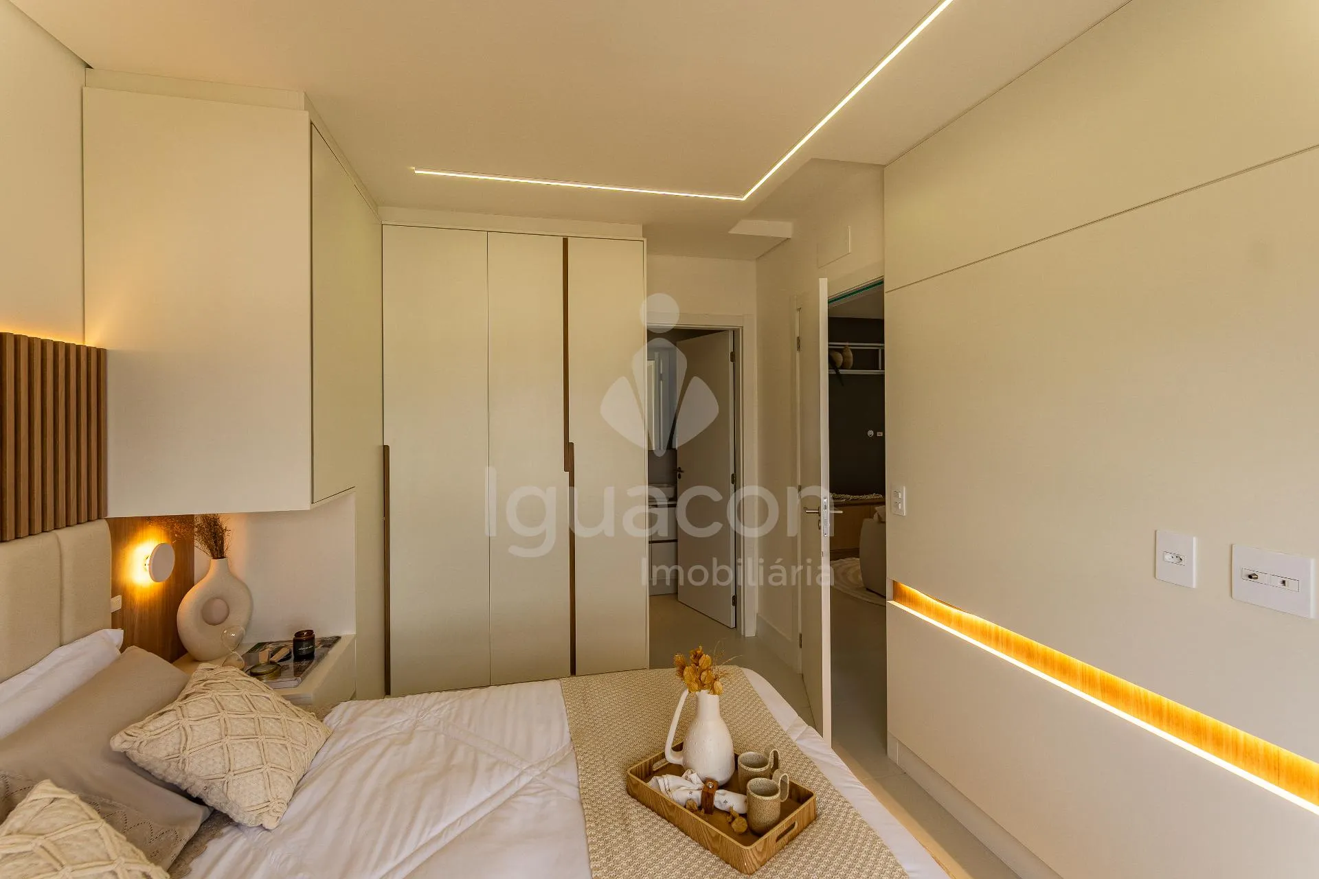Apartamentos de 02 Dormitórios sendo 01 Suite e Sacada no Supreme Home Club em Joinville