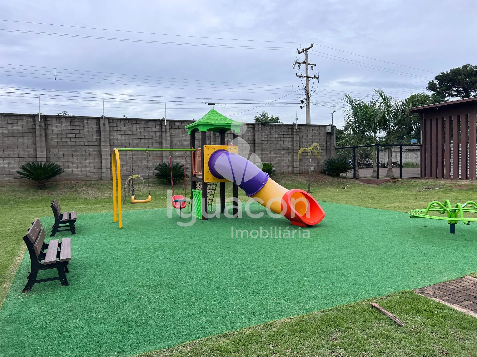 Terreno de 331,37m² no Condomínio Fechado Iguaçu na Vila Carimã