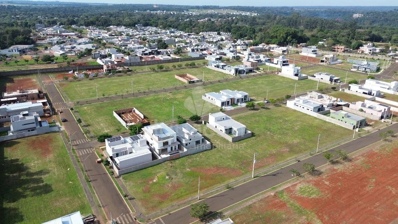 Terreno de 331,37m² no Condomínio Fechado Iguaçu na Vila Carimã