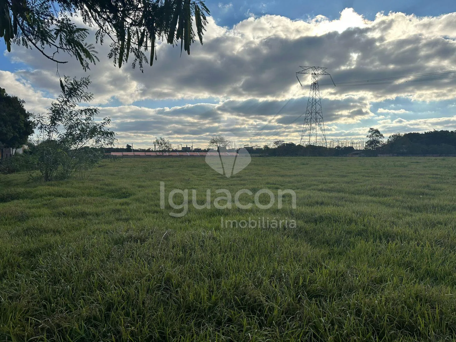 Chácara de 59.400m² no Jardim Cedro