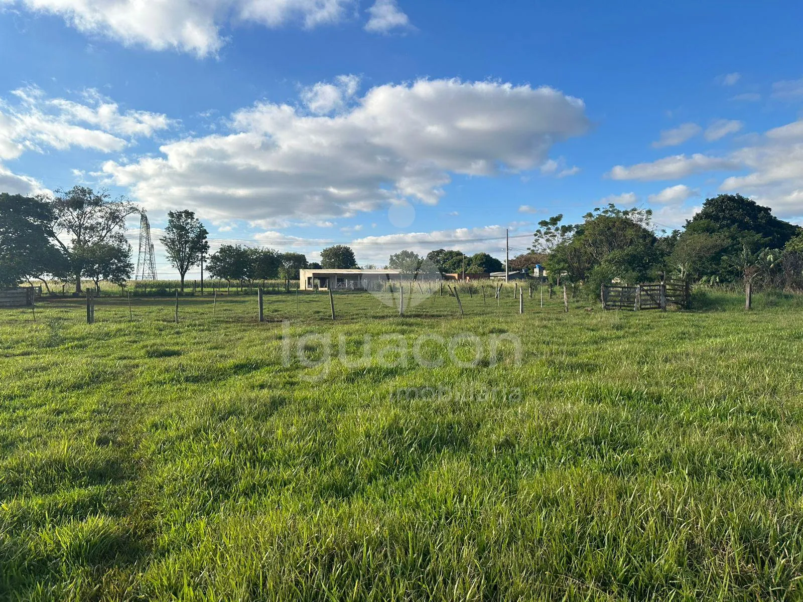 Chácara de 59.400m² no Jardim Cedro