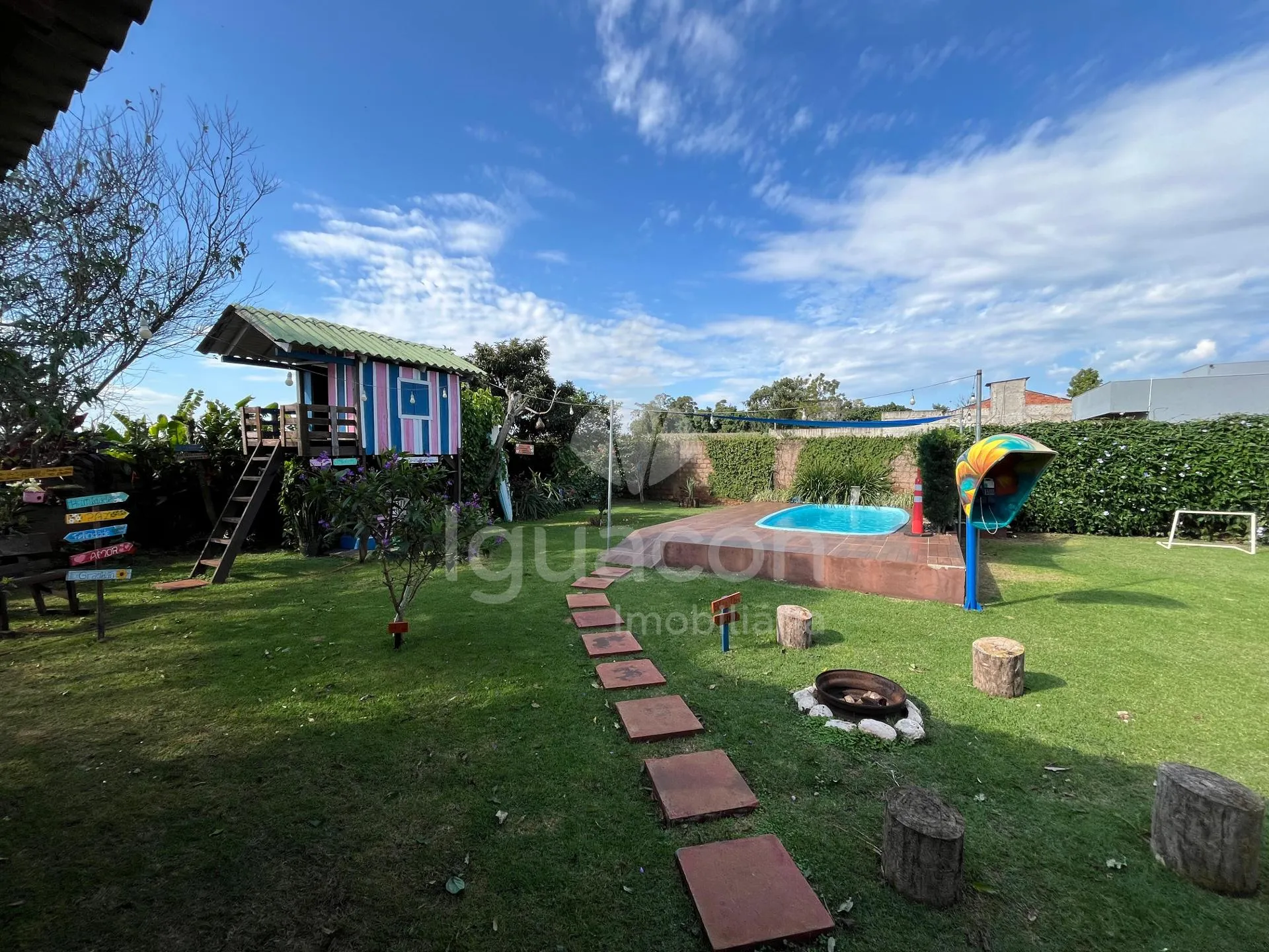 Casa no Lote Grande em Região Rural