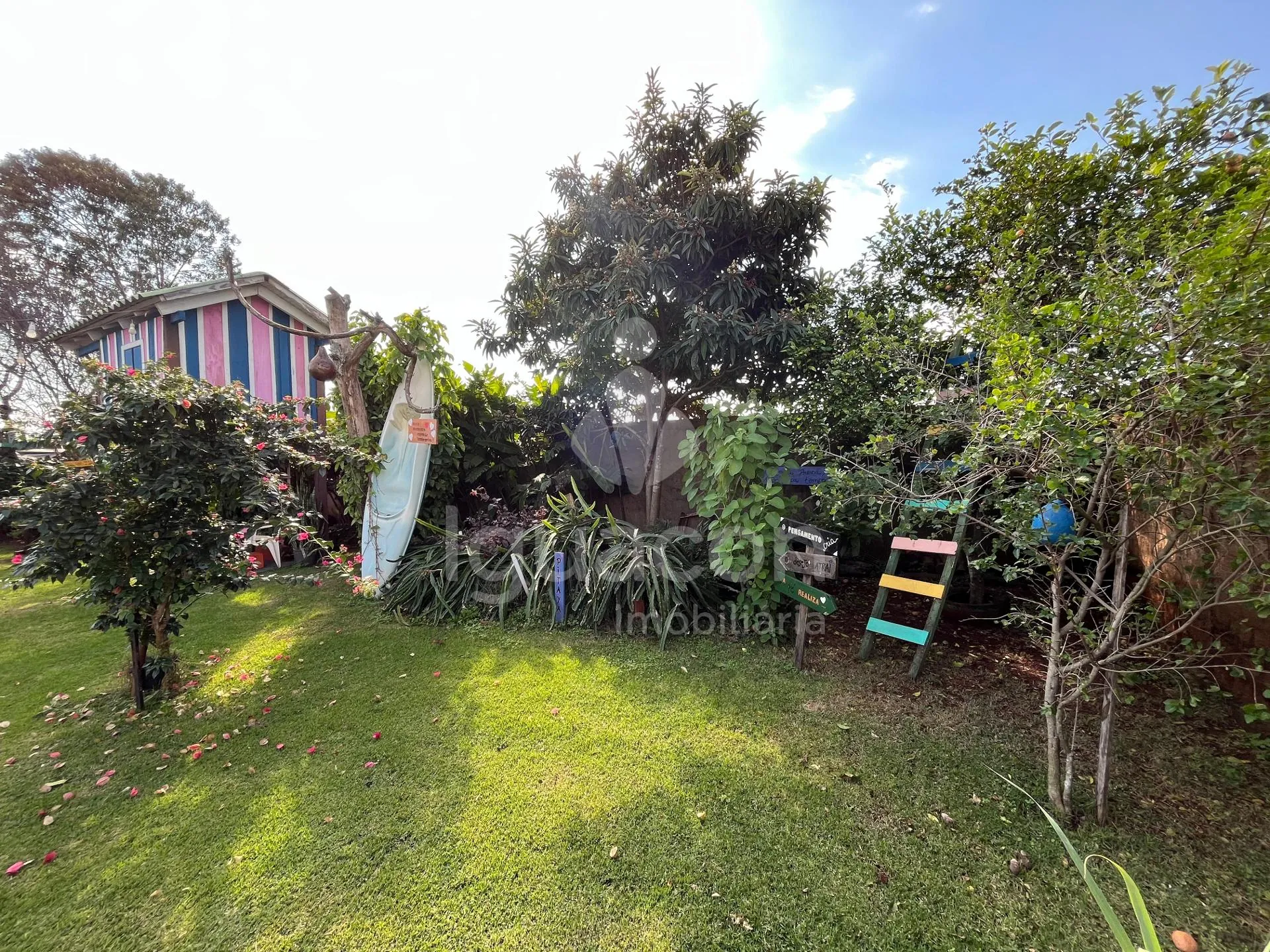Casa no Lote Grande em Região Rural