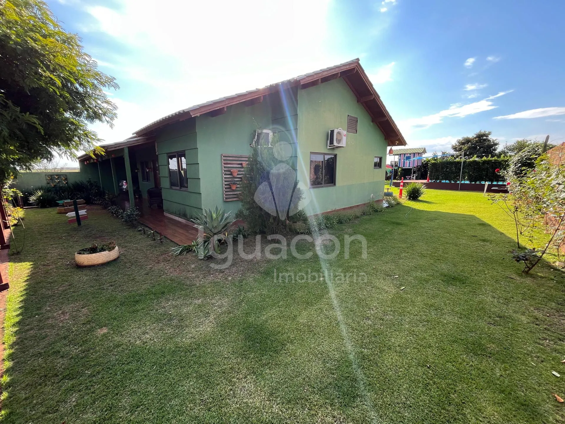 Casa no Lote Grande em Região Rural