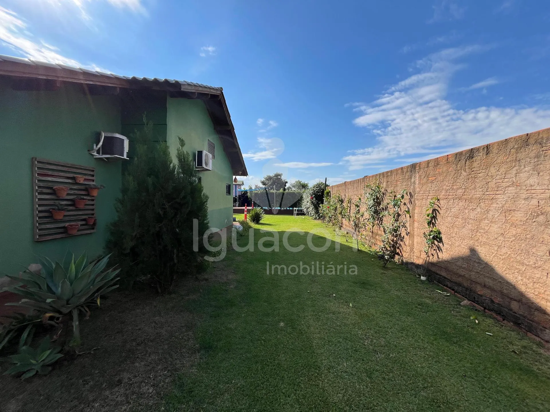 Casa no Lote Grande em Região Rural