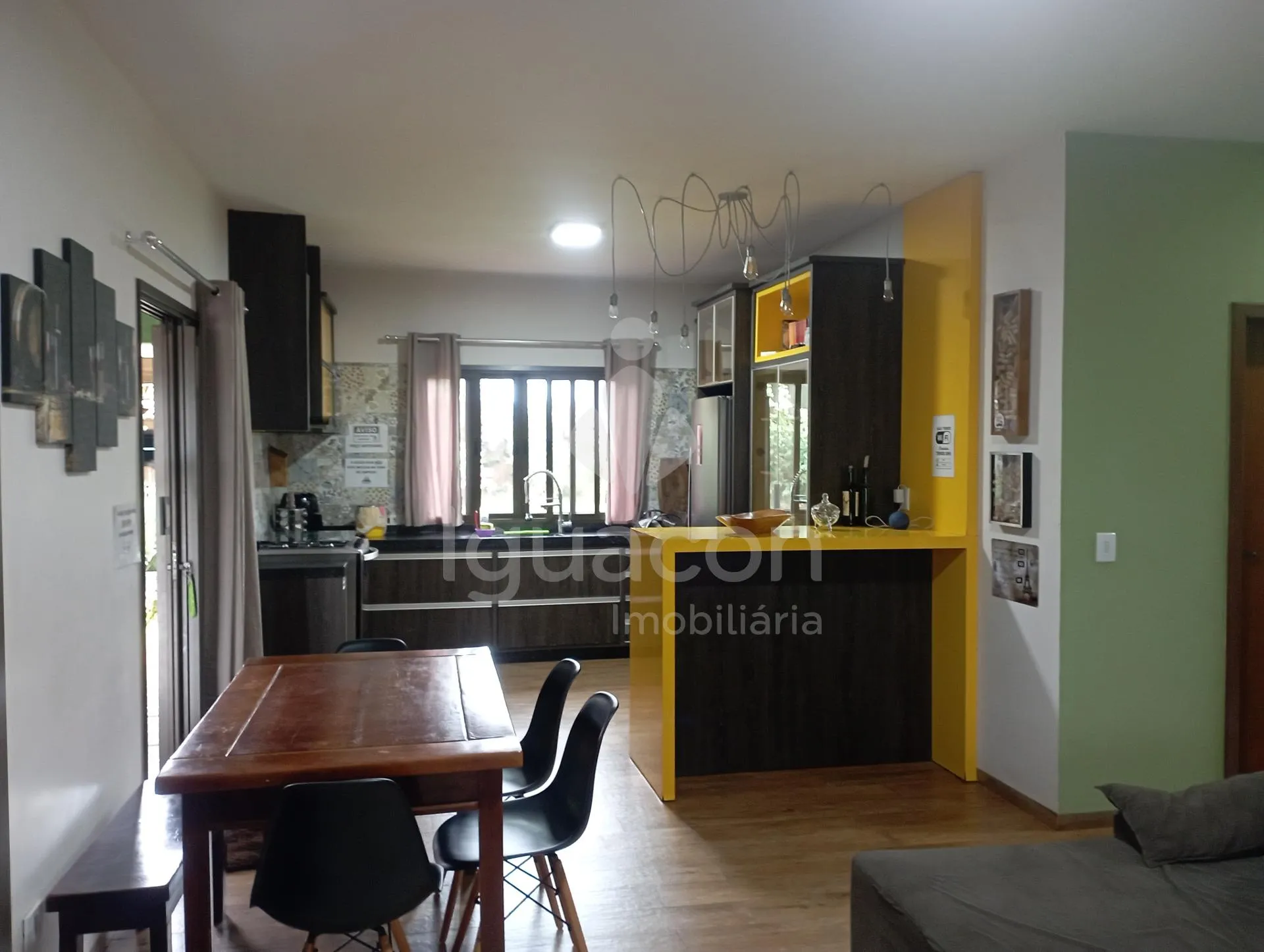 Casa no Lote Grande em Região Rural