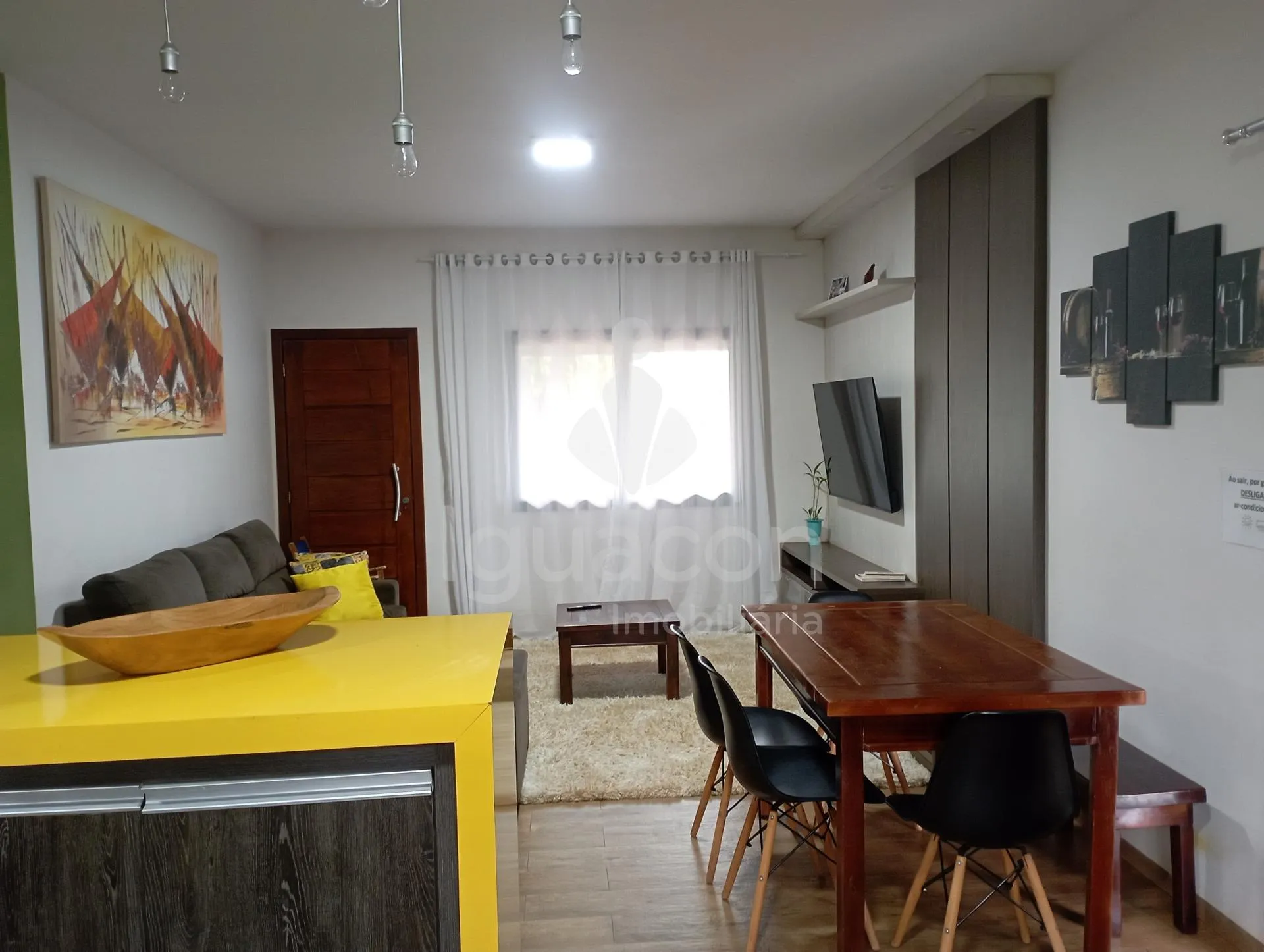 Casa no Lote Grande em Região Rural