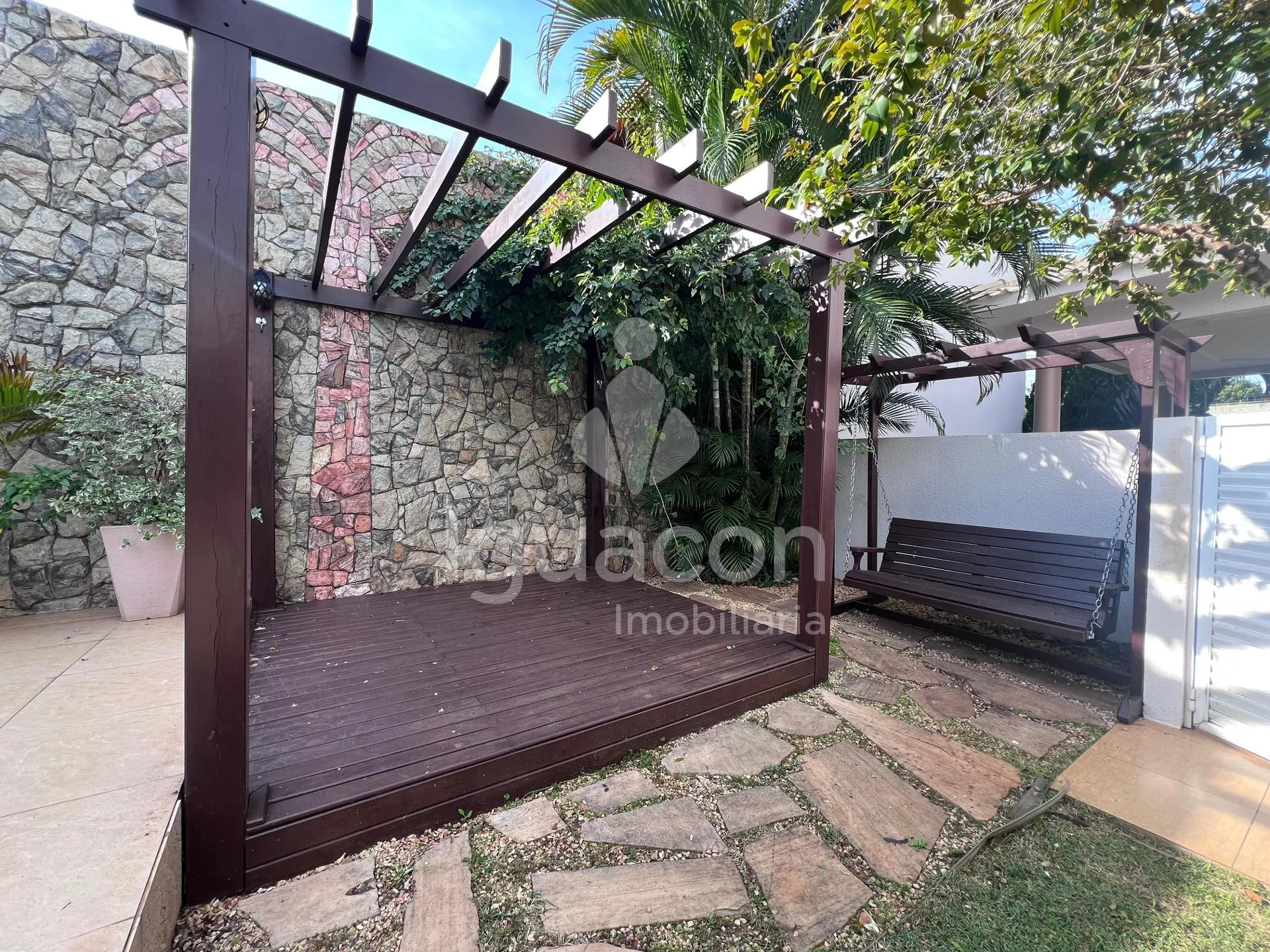 Casa Alto Padrão no Condomínio Solar Crisálidas