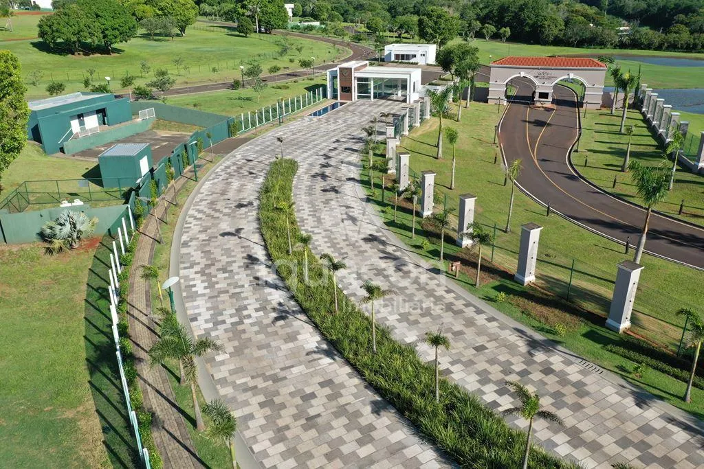 Terreno de 1.048,61m² á venda no Condominio Horizontal Village Golf Iguassu