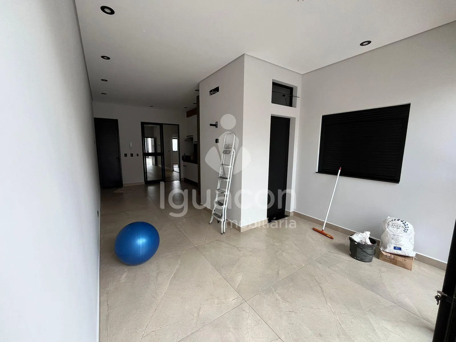 Casa com 03 Dormitórios sendo 01 Suite no Jardim Petrópolis