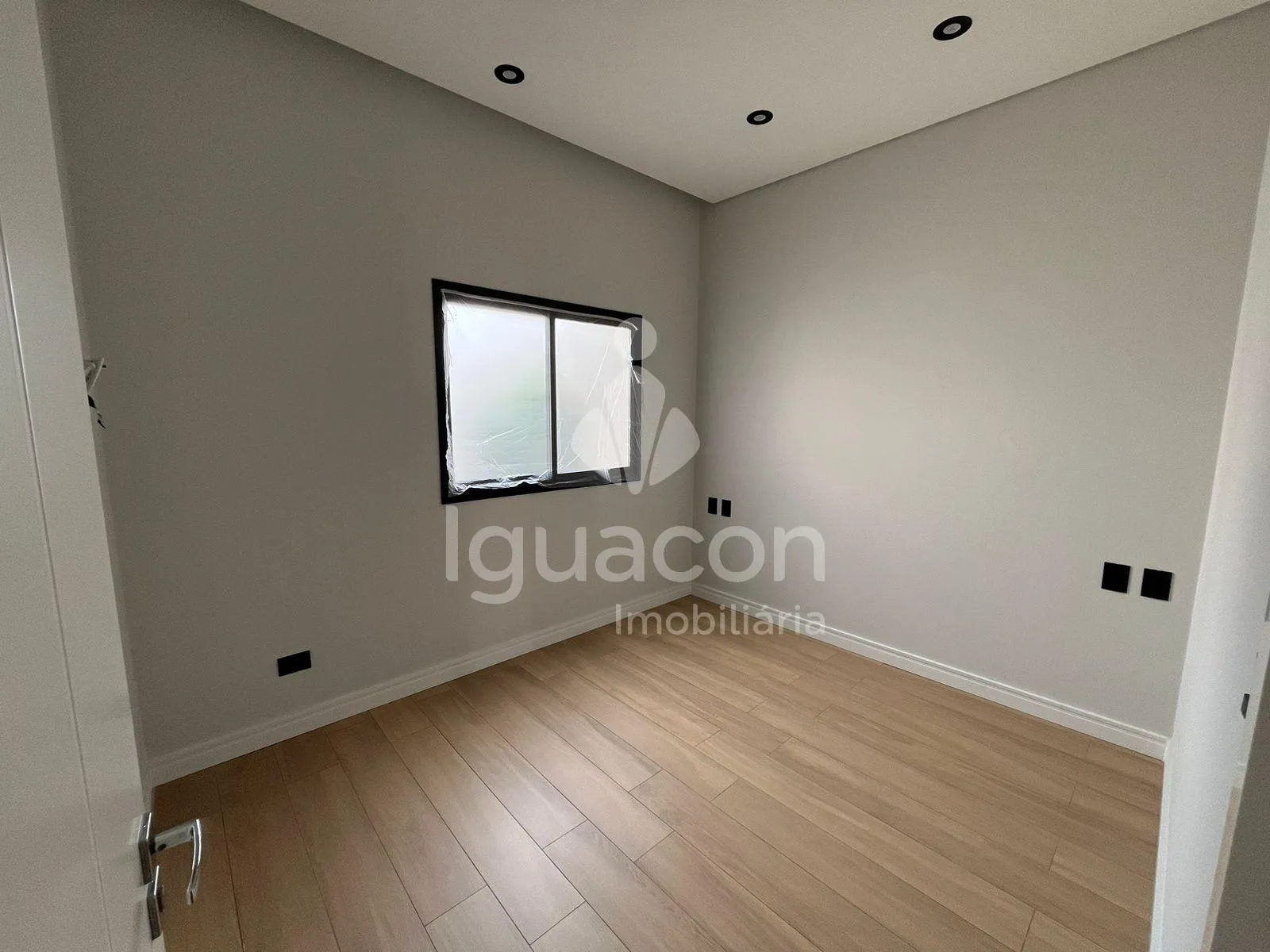 Casa com 03 Dormitórios sendo 01 Suite no Jardim Petrópolis