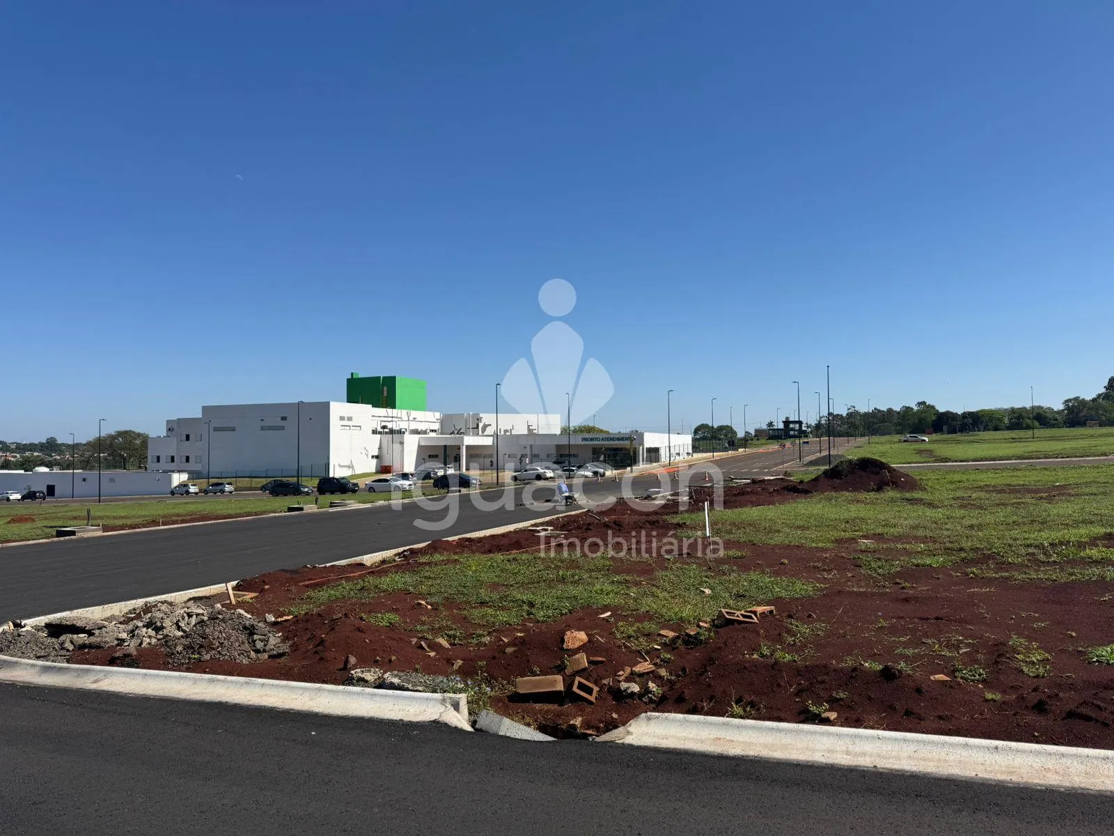 Terreno de 335m² no Loteamento Vita Village em frente ao Hospital Unimed