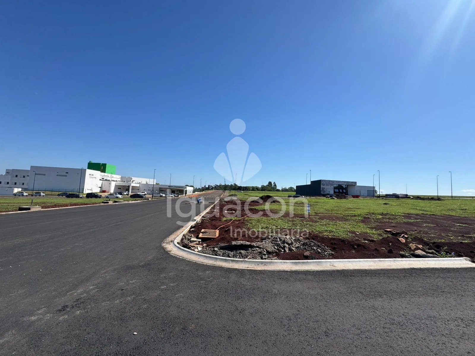 Terreno de 335m² no Loteamento Vita Village em frente ao Hospital Unimed